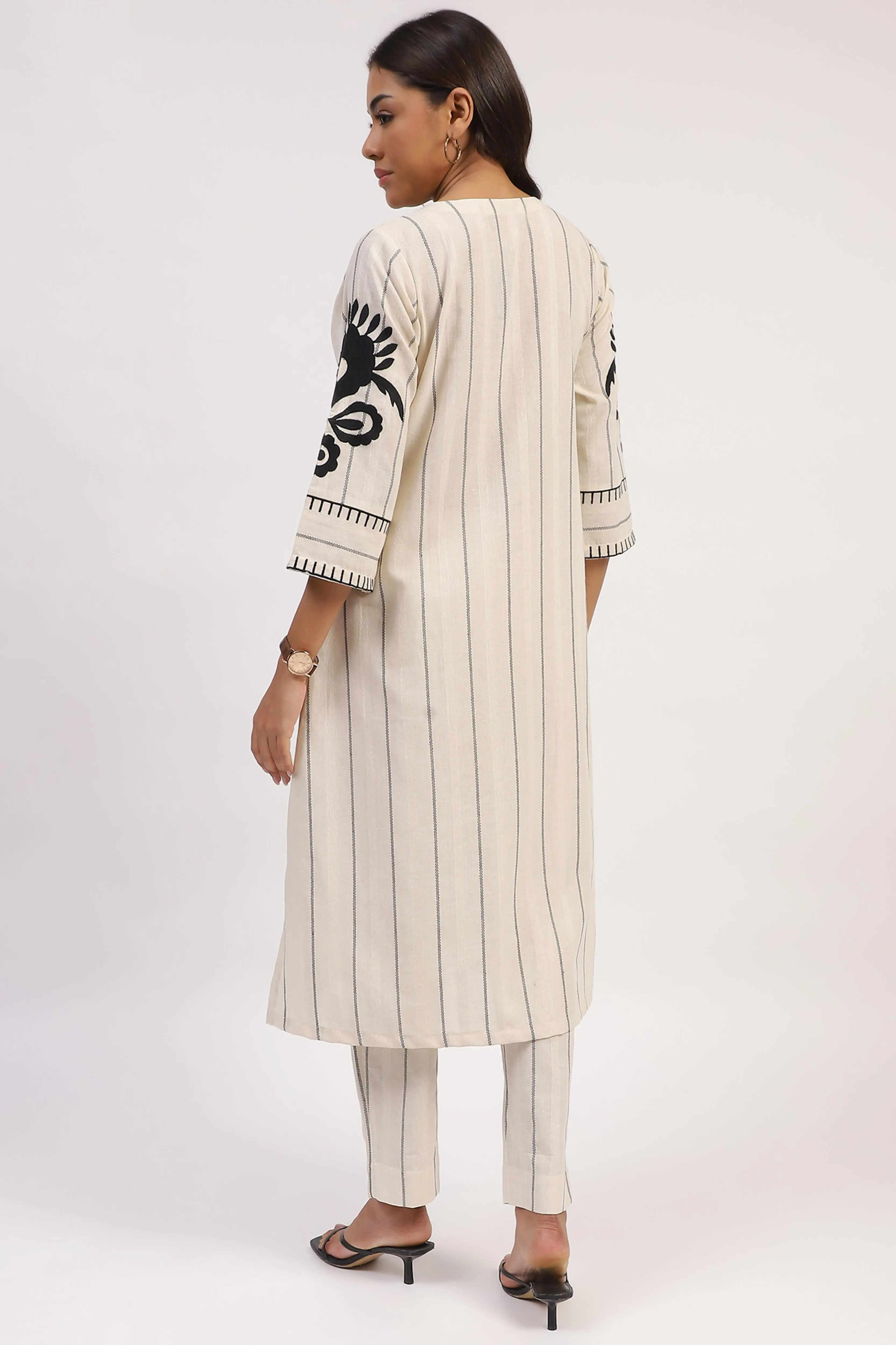 Embroidered Cotton Linen Kurta Set - Image 4