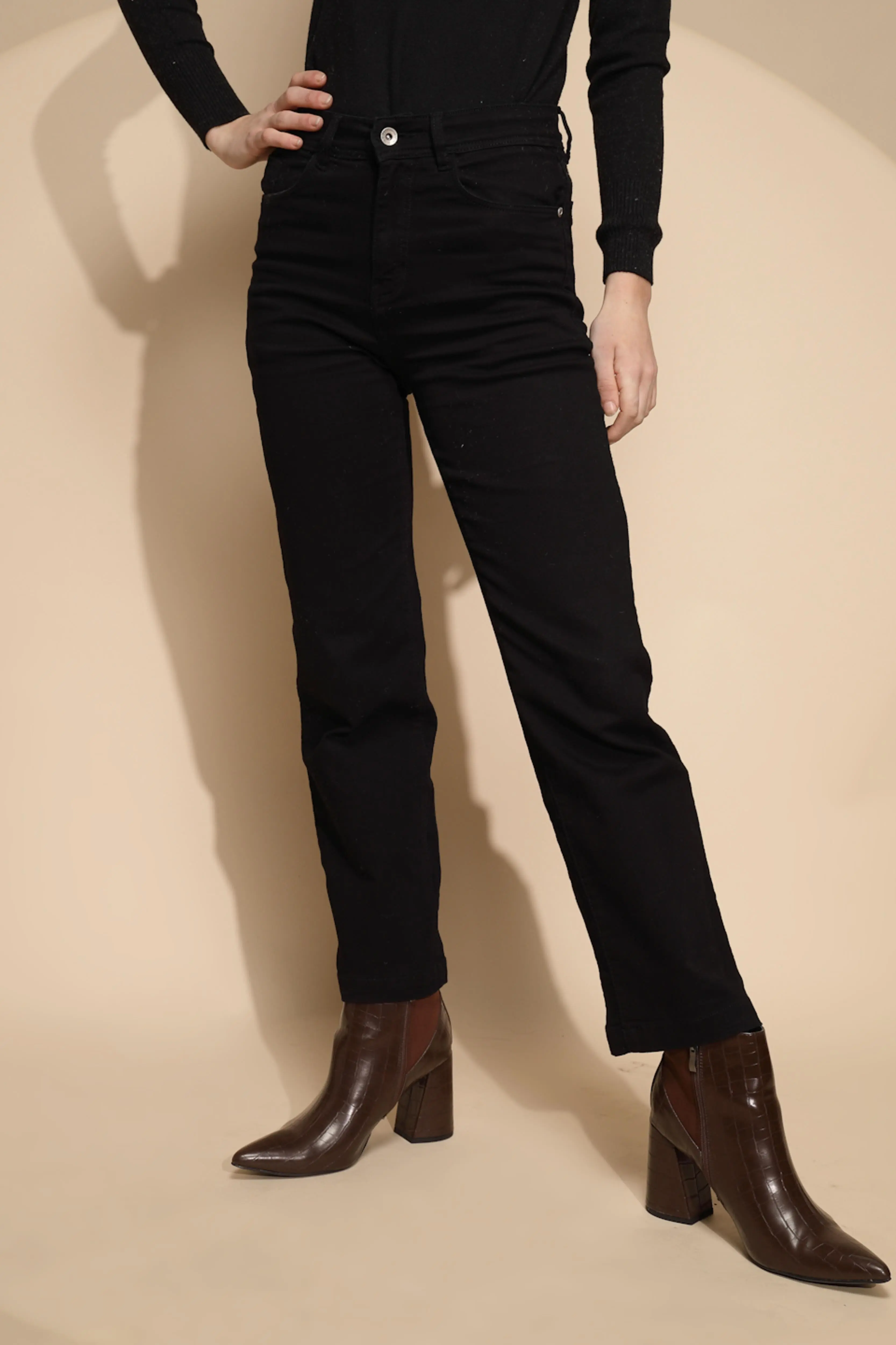 Black High Rise Straight fit Jeans - Image 7