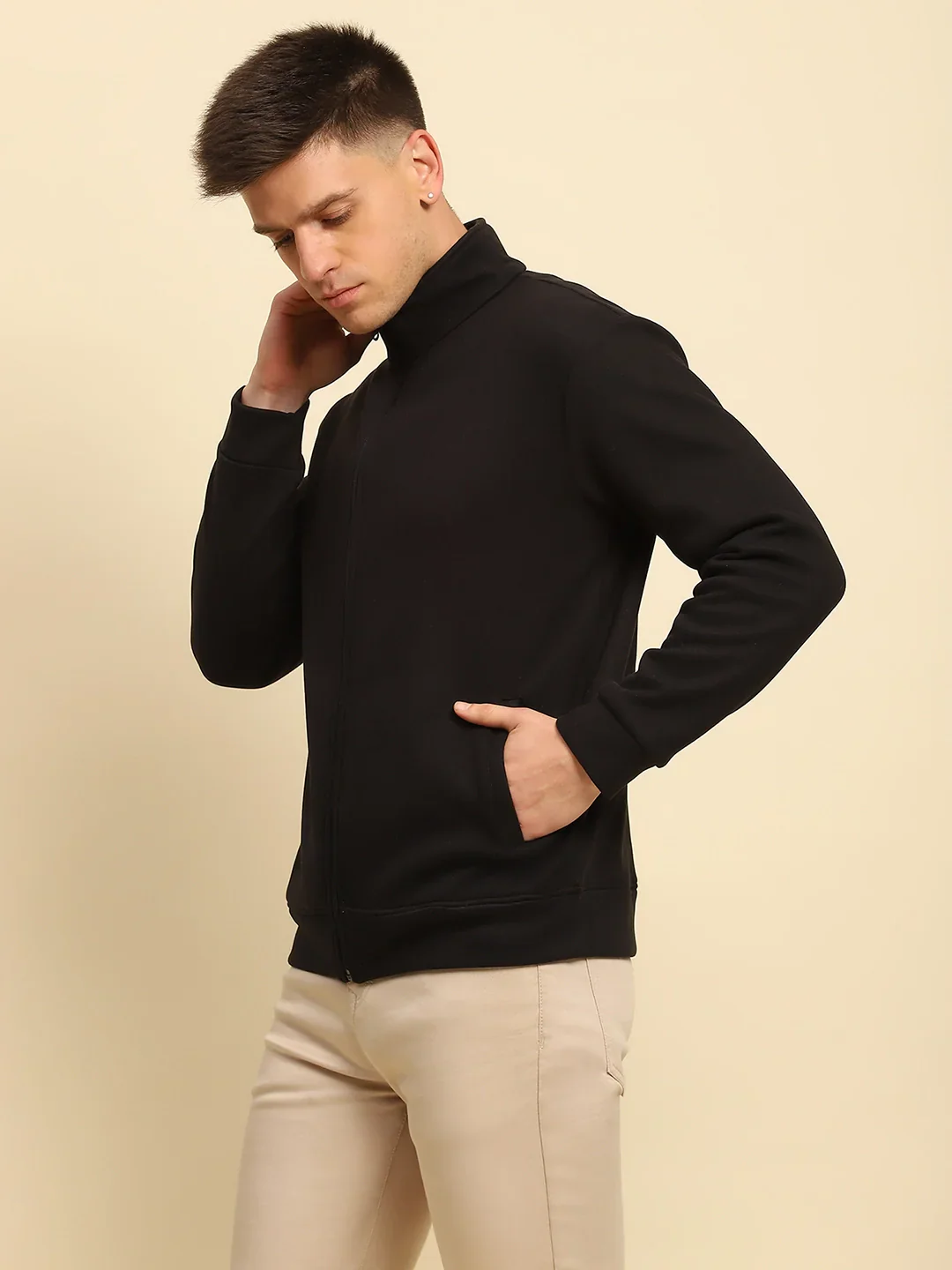 Black Ploy Blend Solid Sweatshirt - Image 13