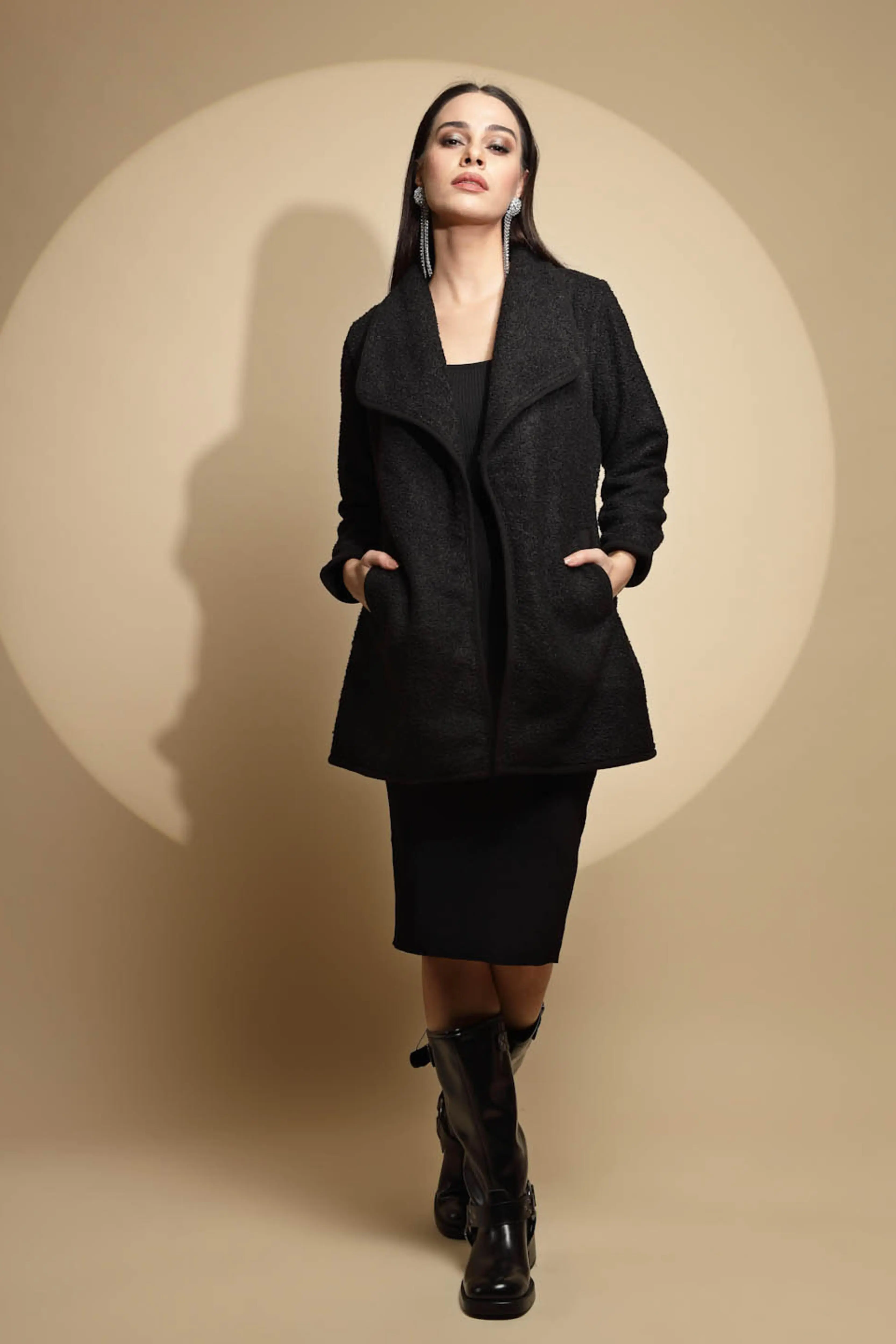 Black Solid Full Sleeve Collar Neck Knitted Winter Shrug
