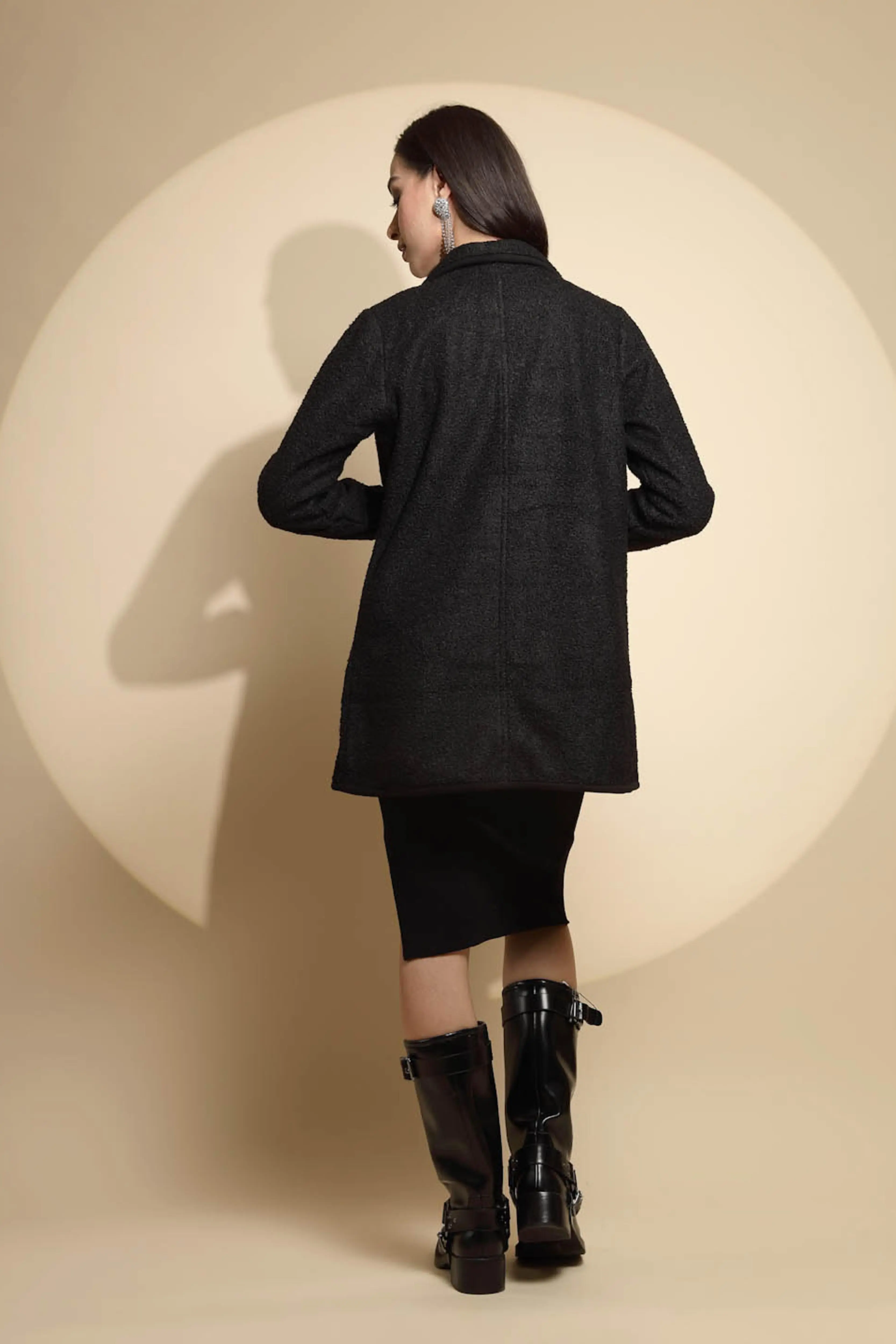 Black Solid Full Sleeve Collar Neck Knitted Winter Shrug - Image 4