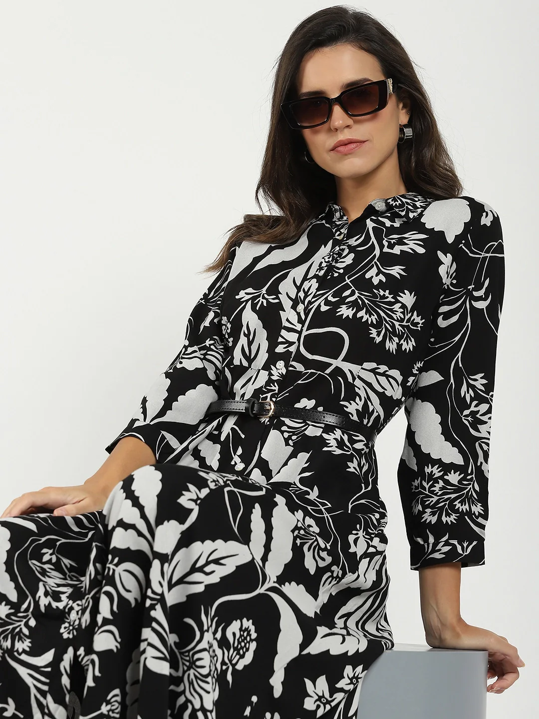 Black Printed Maxi Dress With Belt - Image 4
