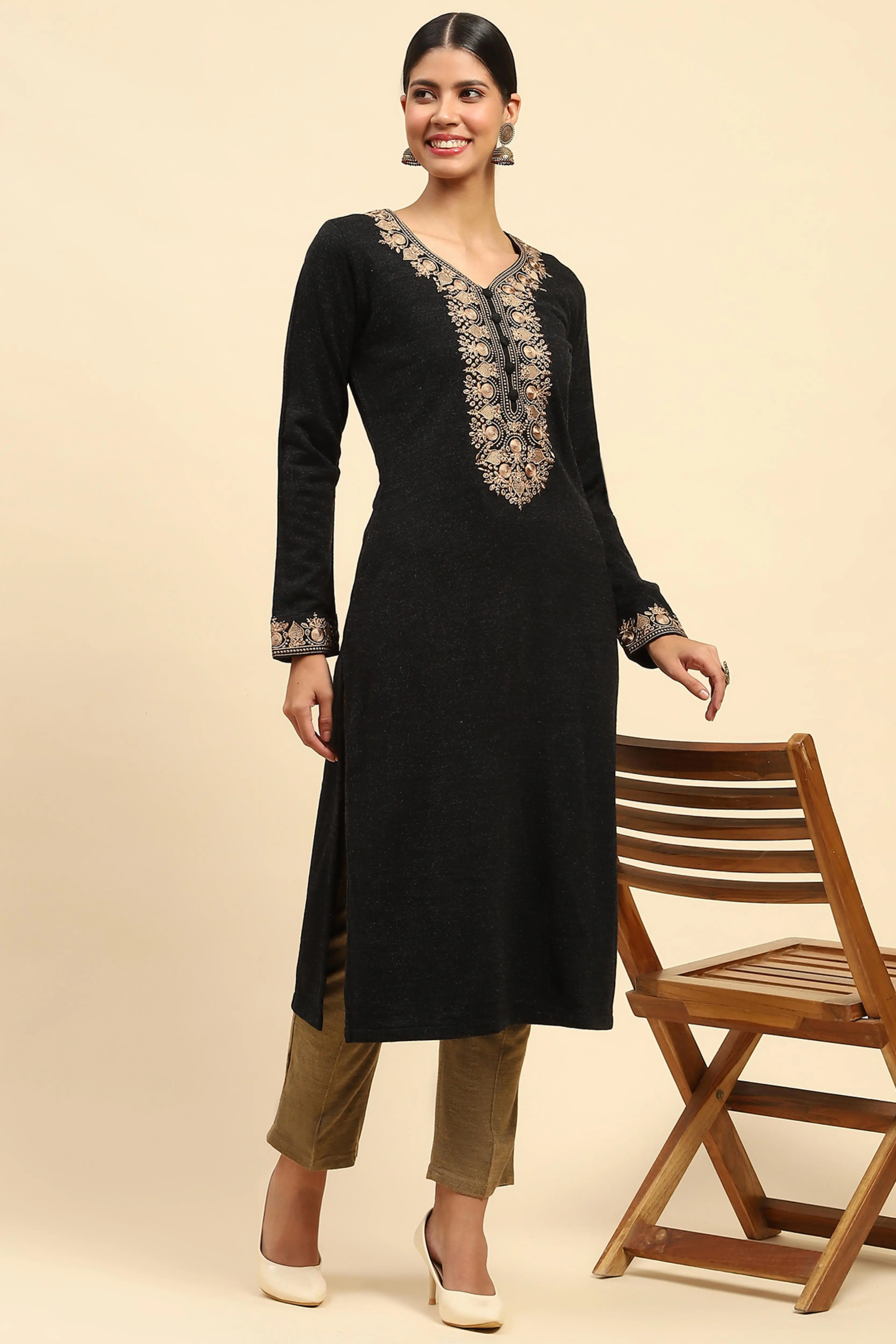 Black Woolen Embroidered Kurta - Image 6
