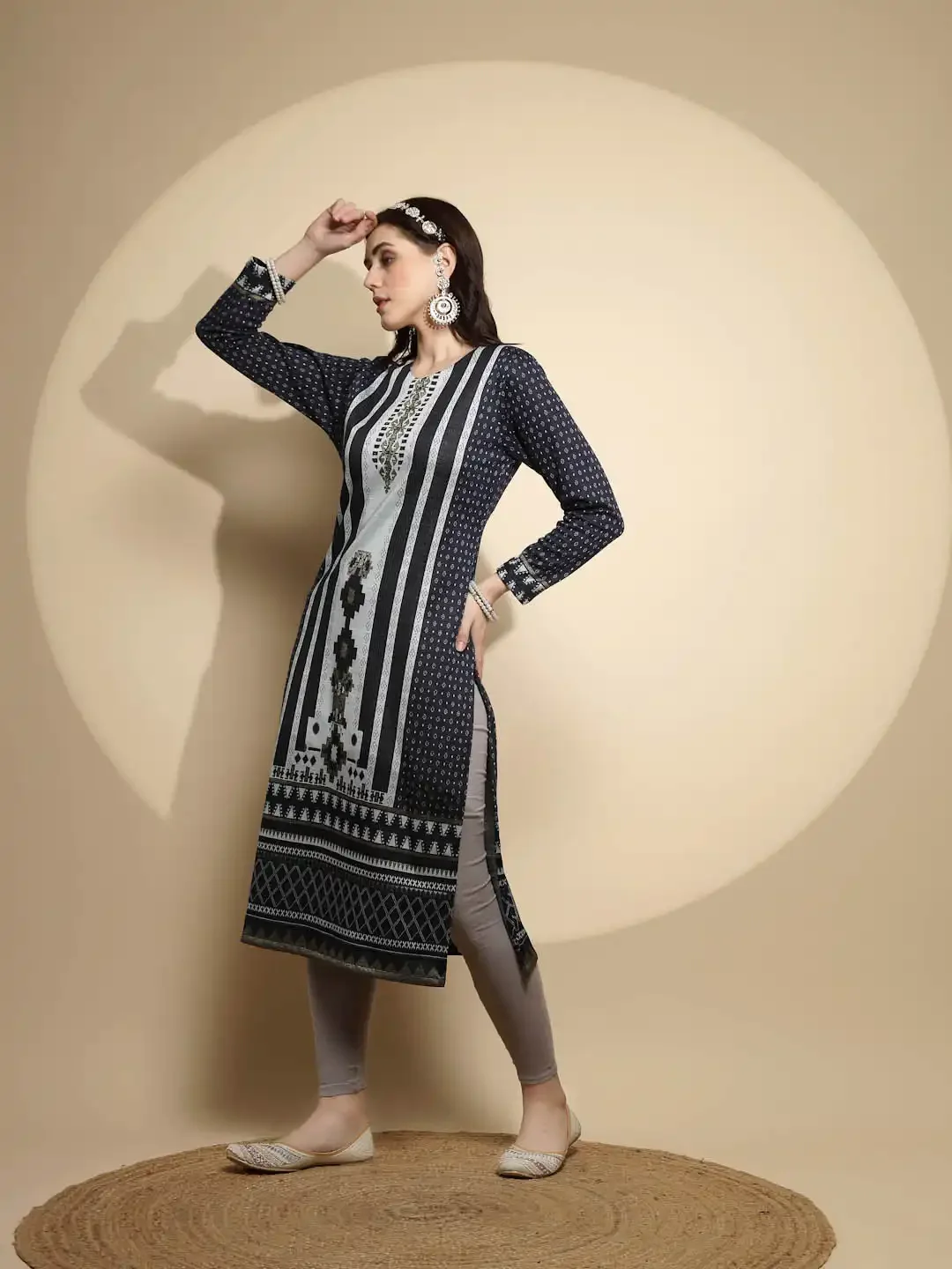 Blue Embellished Full Sleeve Crew Neck Woolen Kurta - Image 2