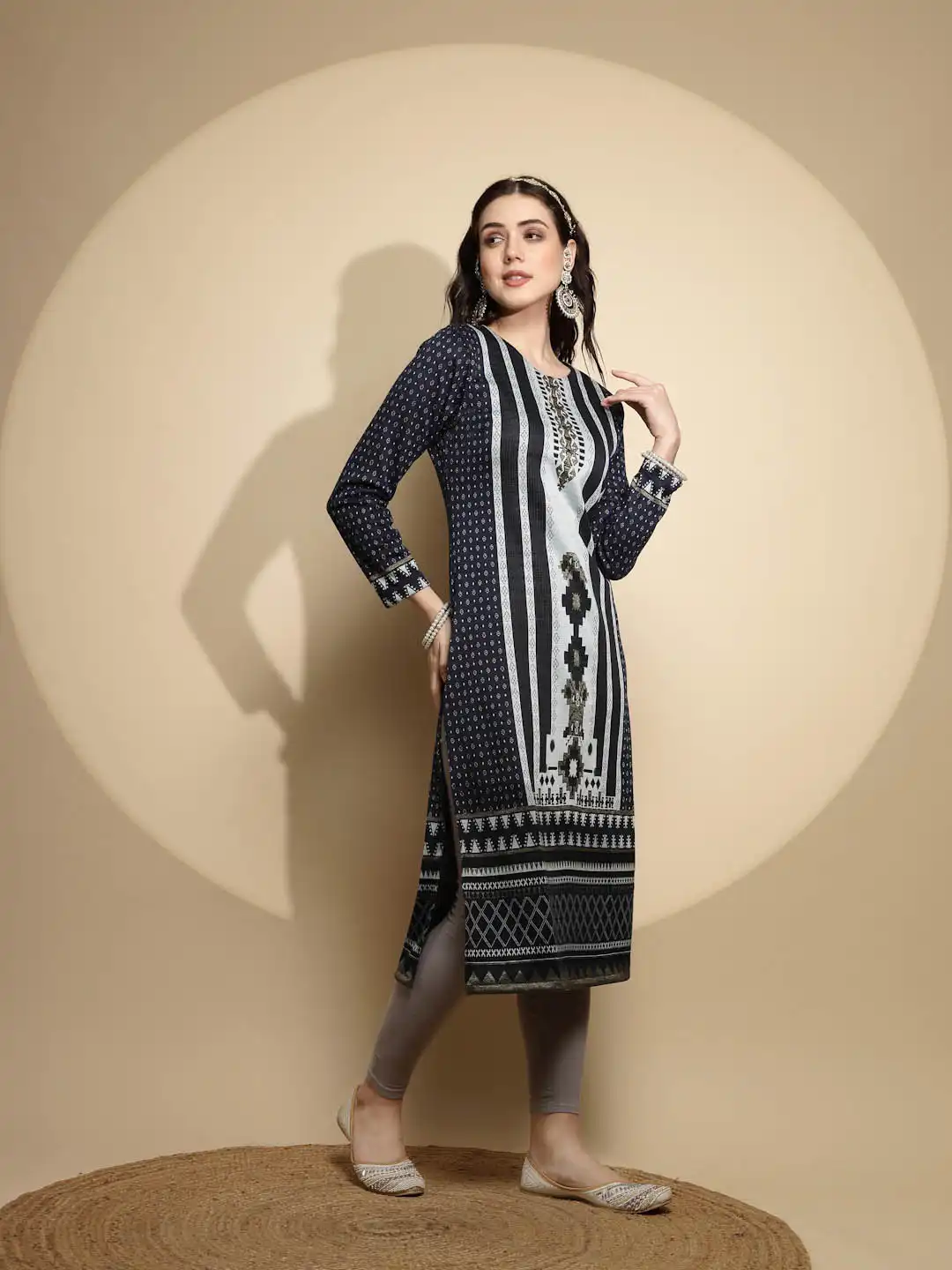 Blue Embellished Full Sleeve Crew Neck Woolen Kurta - Image 3