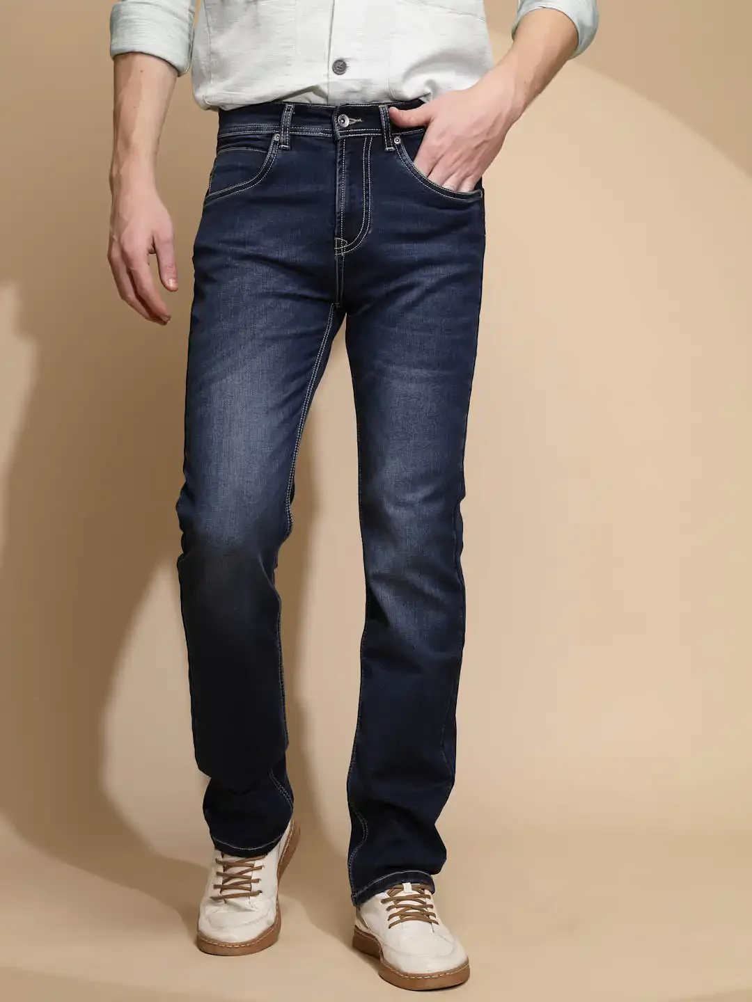 Solid Blue Mid Rise Straight fit Jeans - Image 4