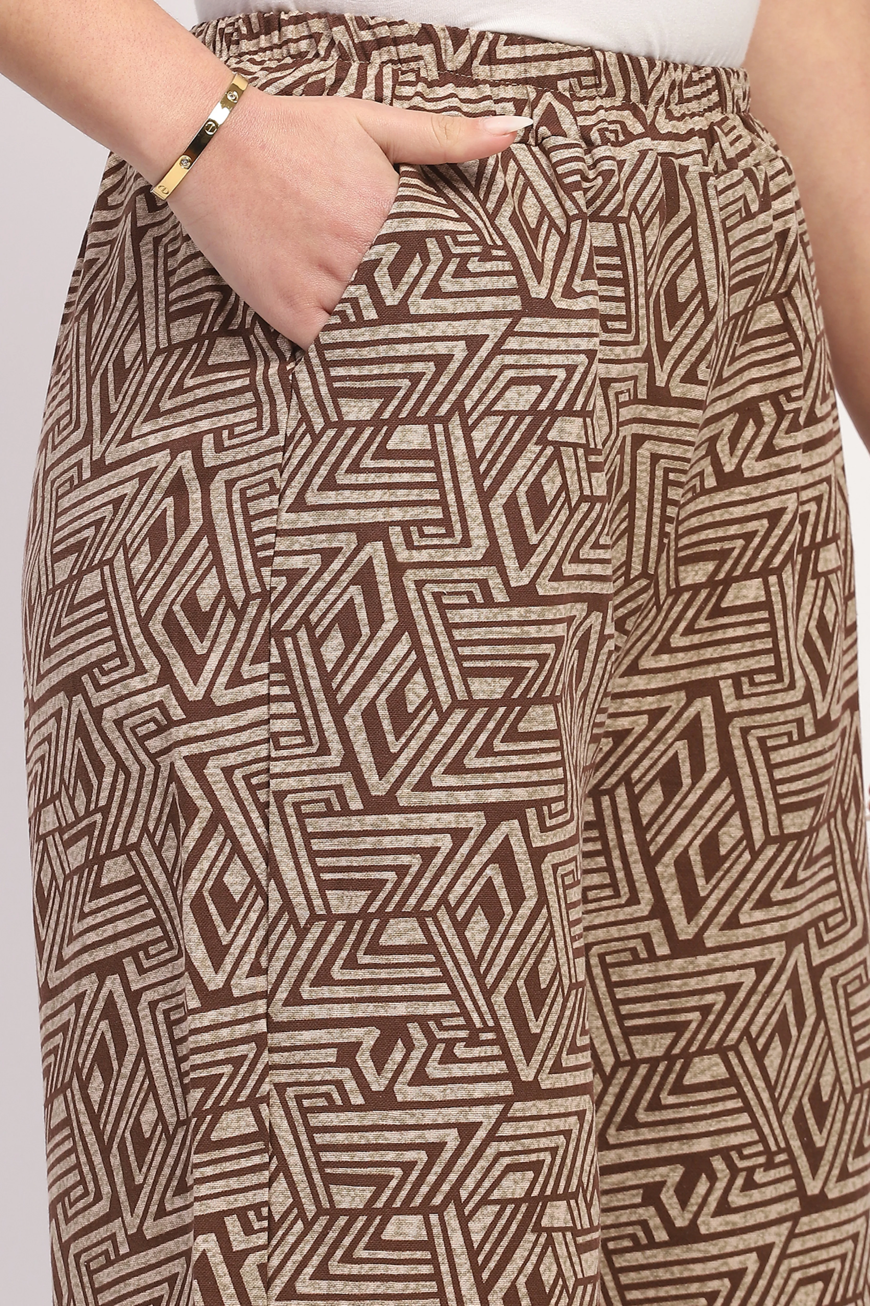 Brown Abstract Print Loungewear Set - Image 7