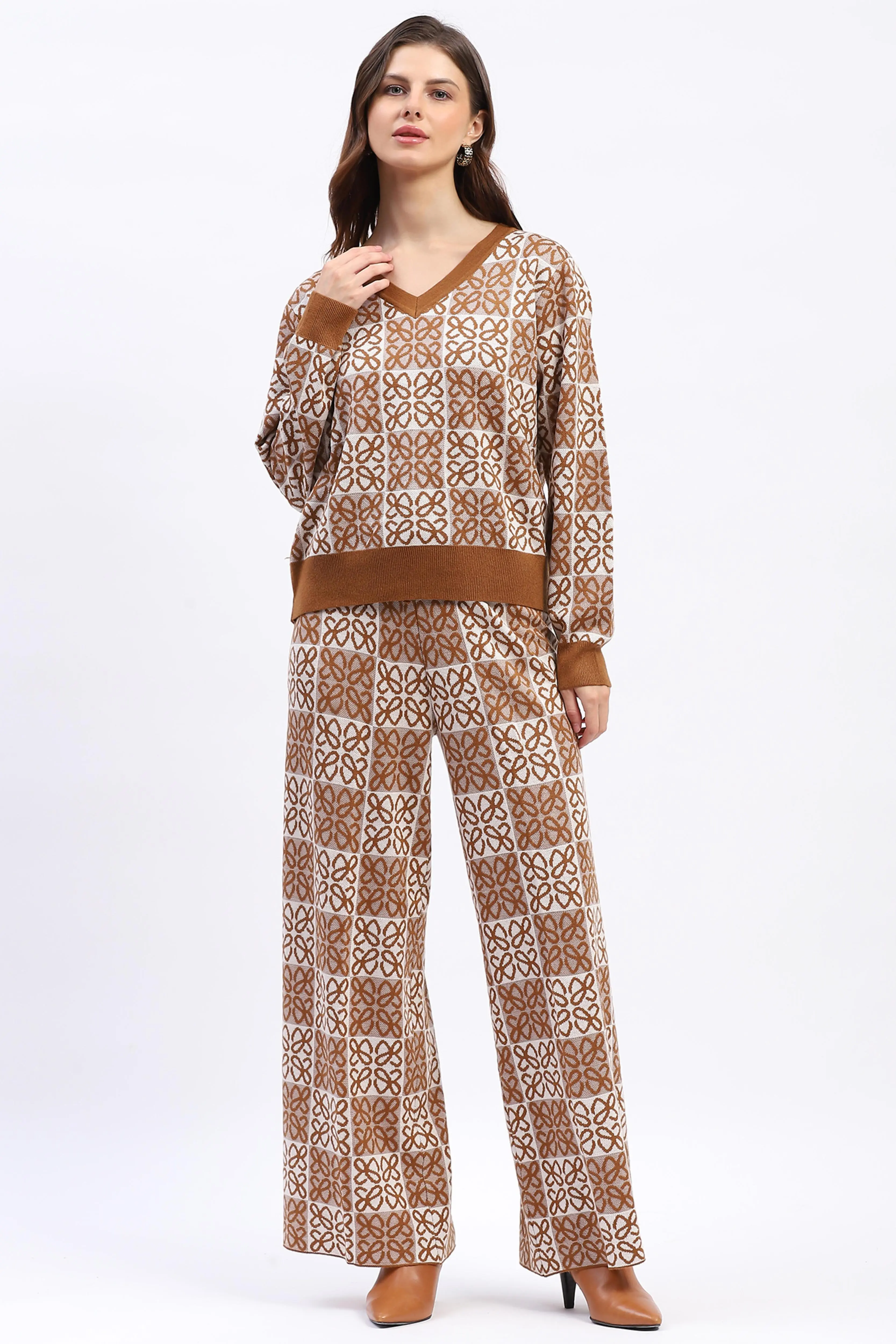 Chic Winter Pullover Set - Image 3