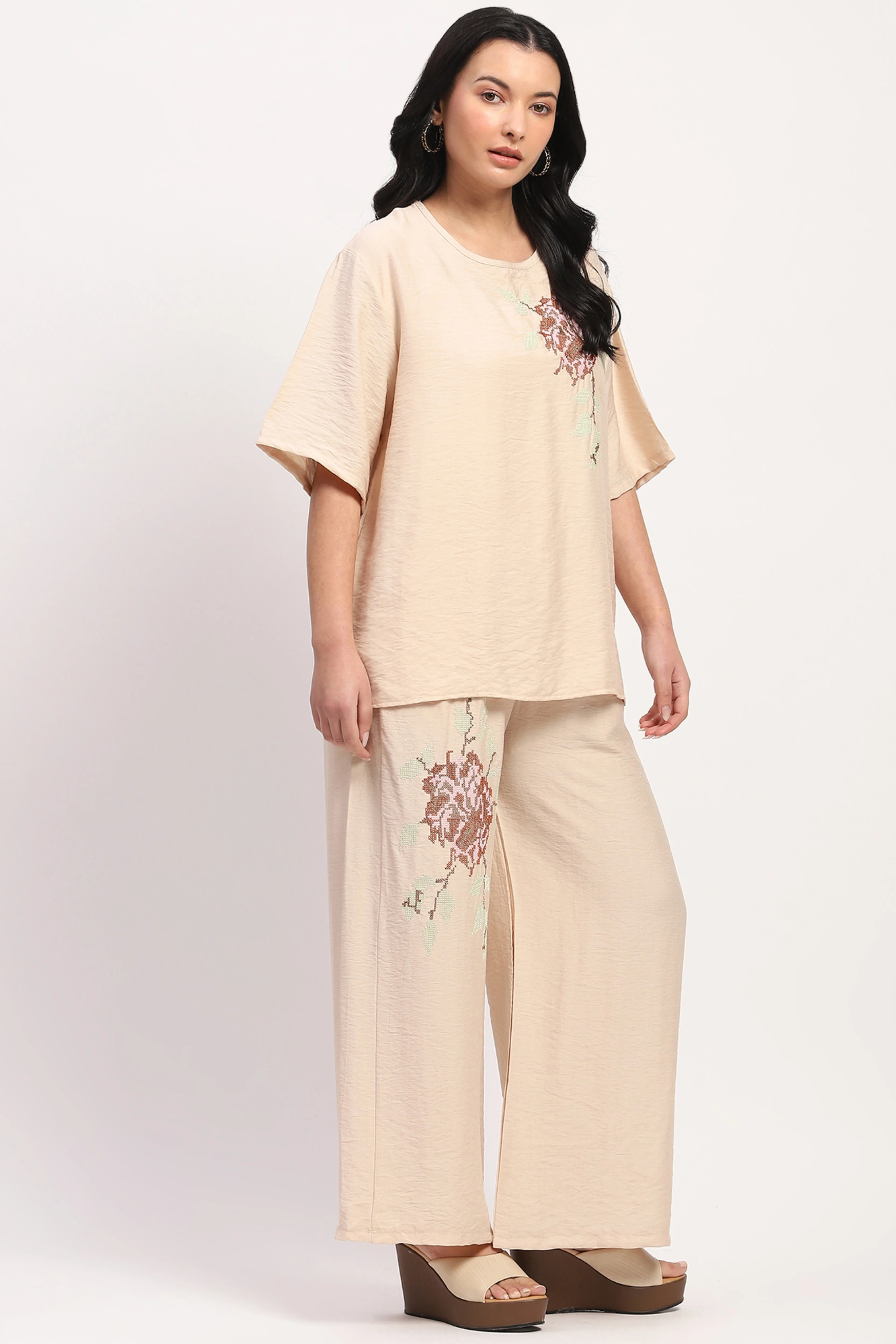 Cream Embroidered Loungewear Set - Image 3