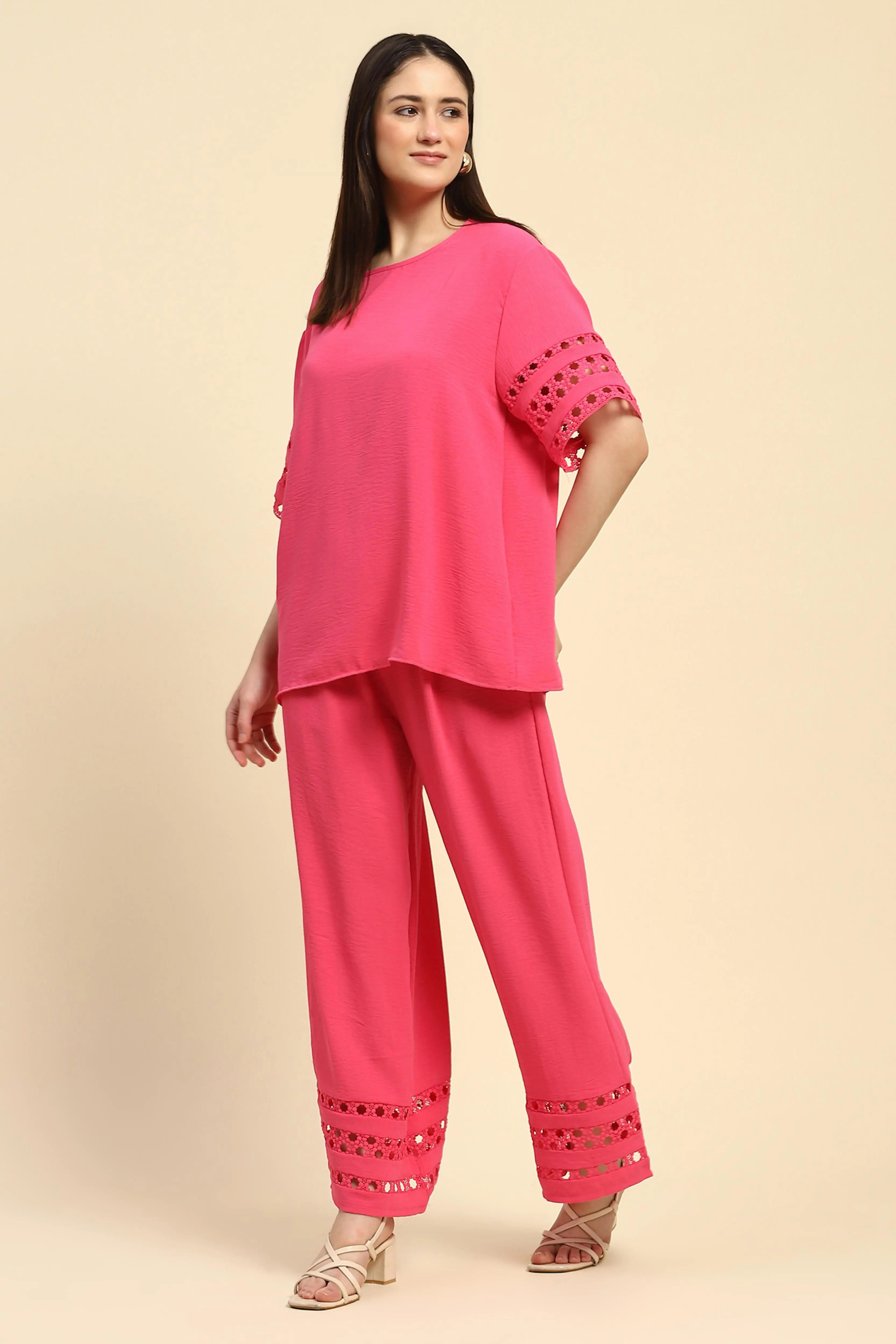 Pink Solid Lace Loose Nightsuit - Image 2