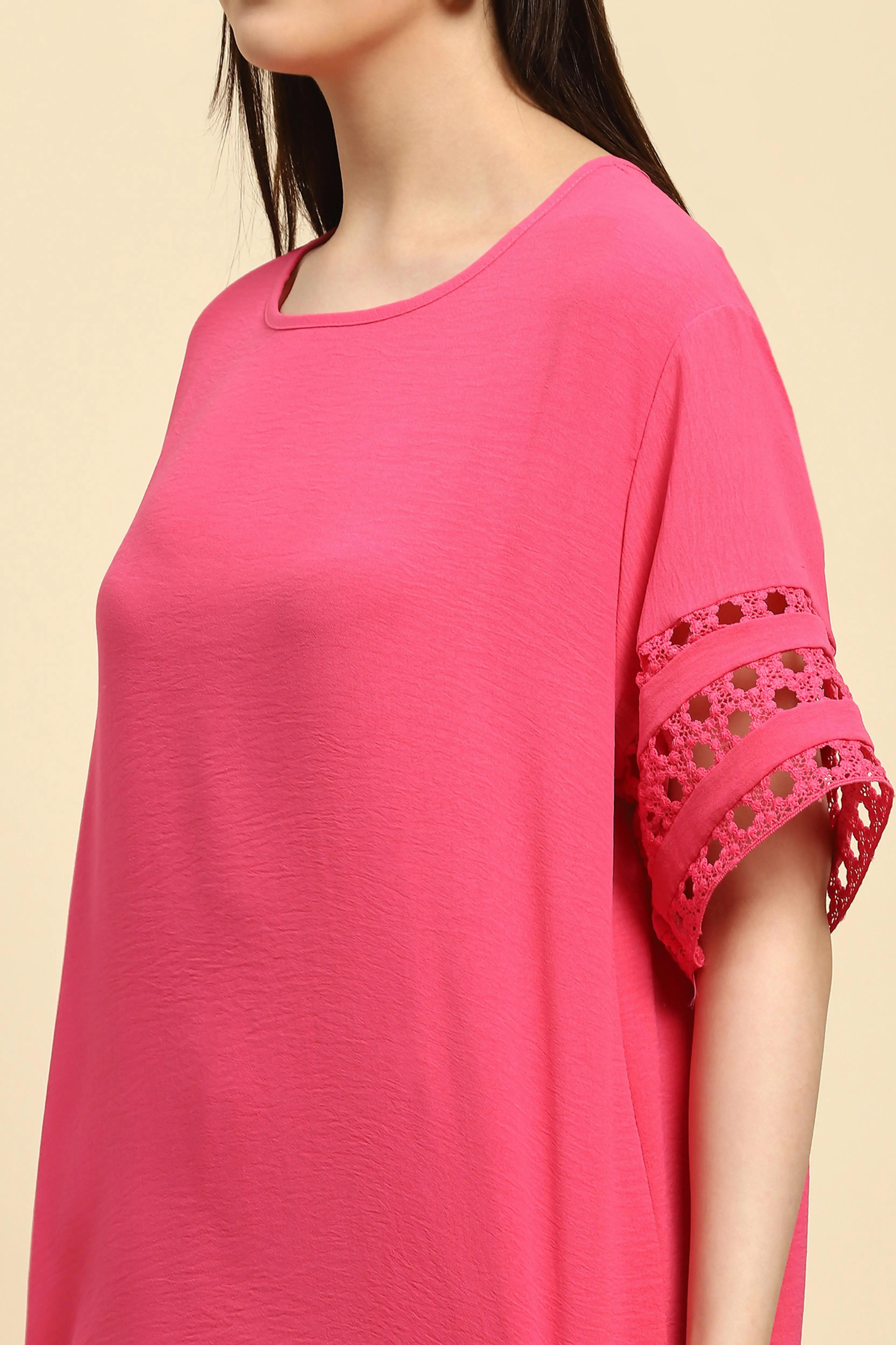 Pink Solid Lace Loose Nightsuit - Image 5