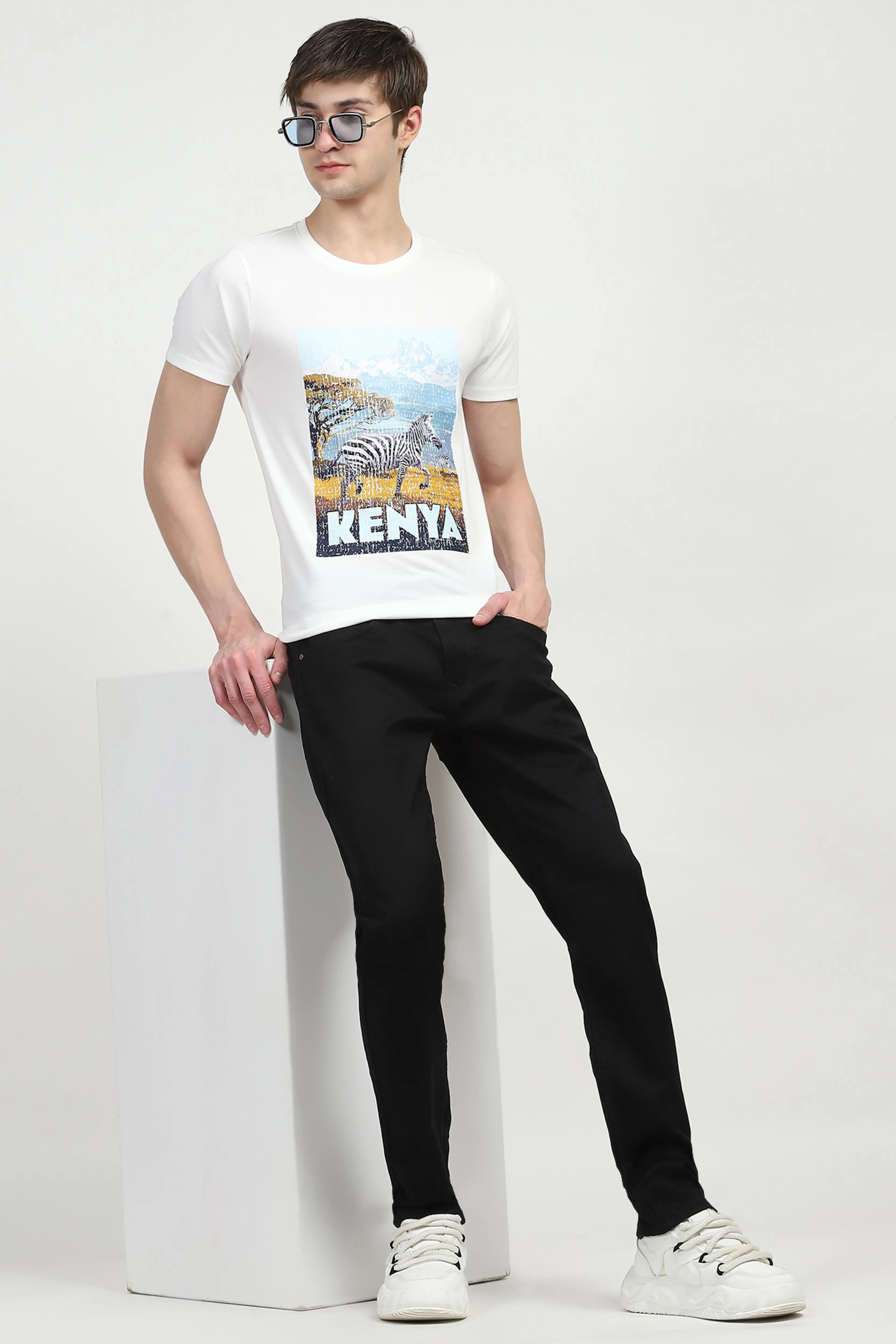 Black Cotton Regular Fit Jeans - Image 6