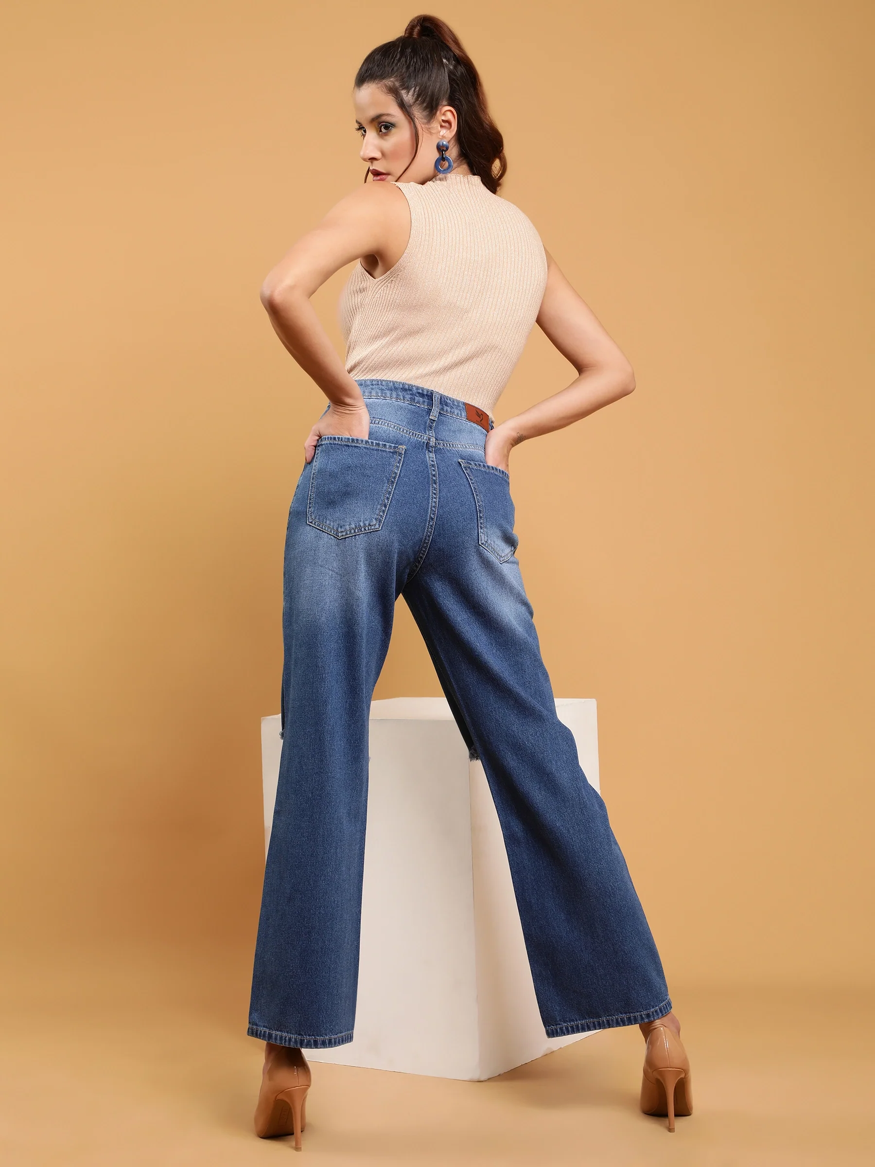 Distressed Knee Straight Leg Jeans - Image 7