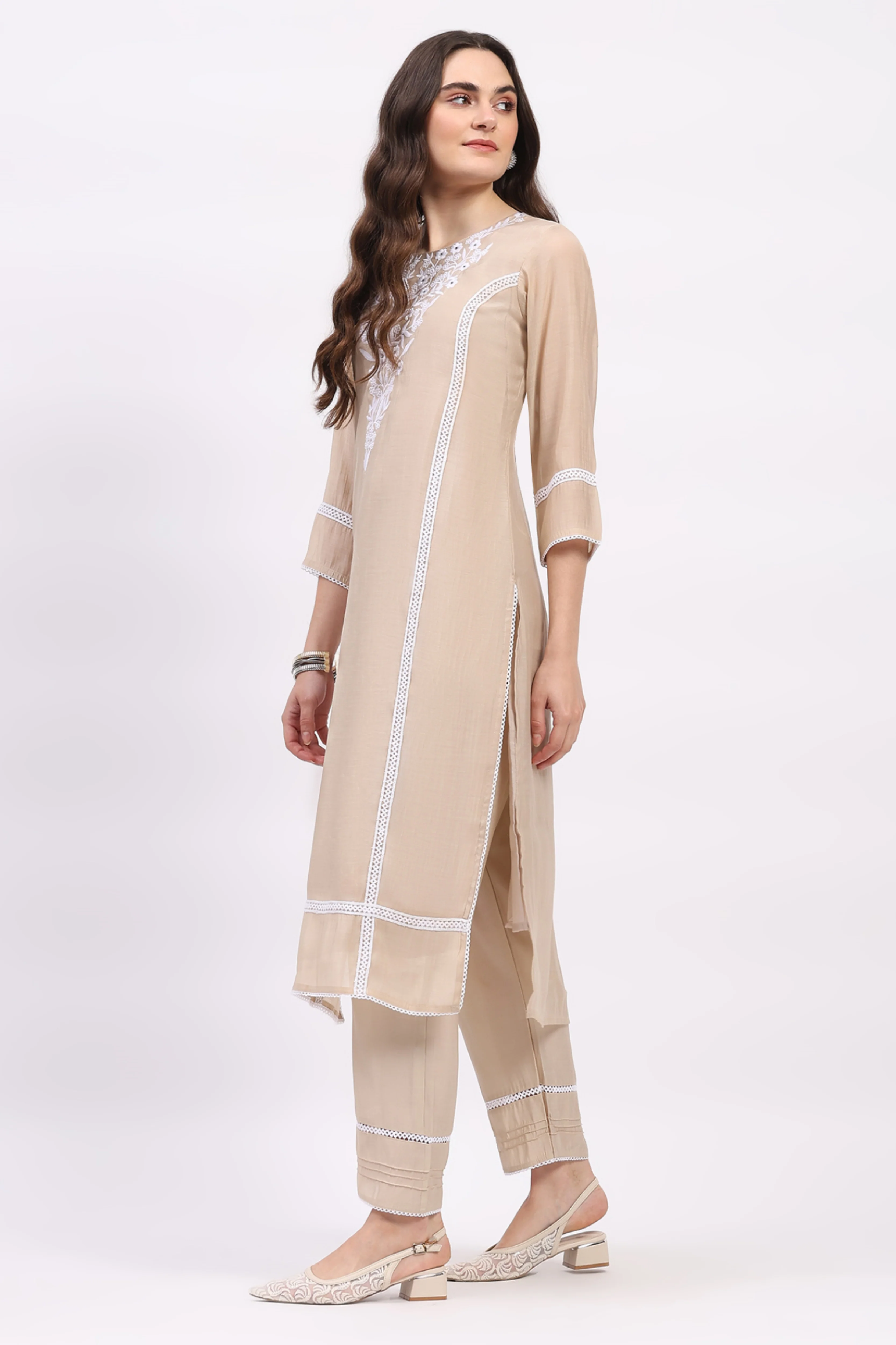 Light Beige Embroidered Muslin Kurta Set - Image 3
