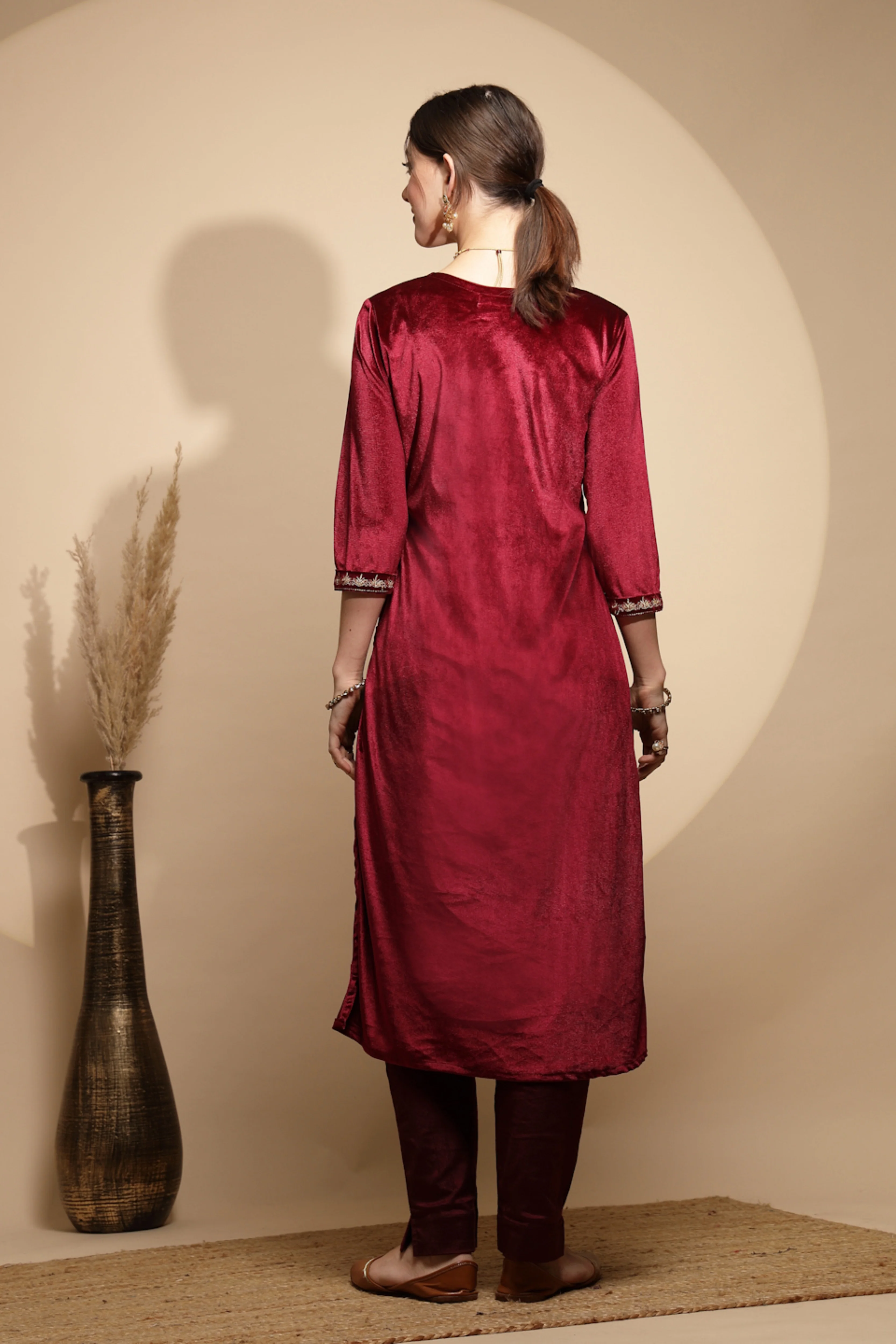 Maroon Embellished Velvet Kurta - Image 5