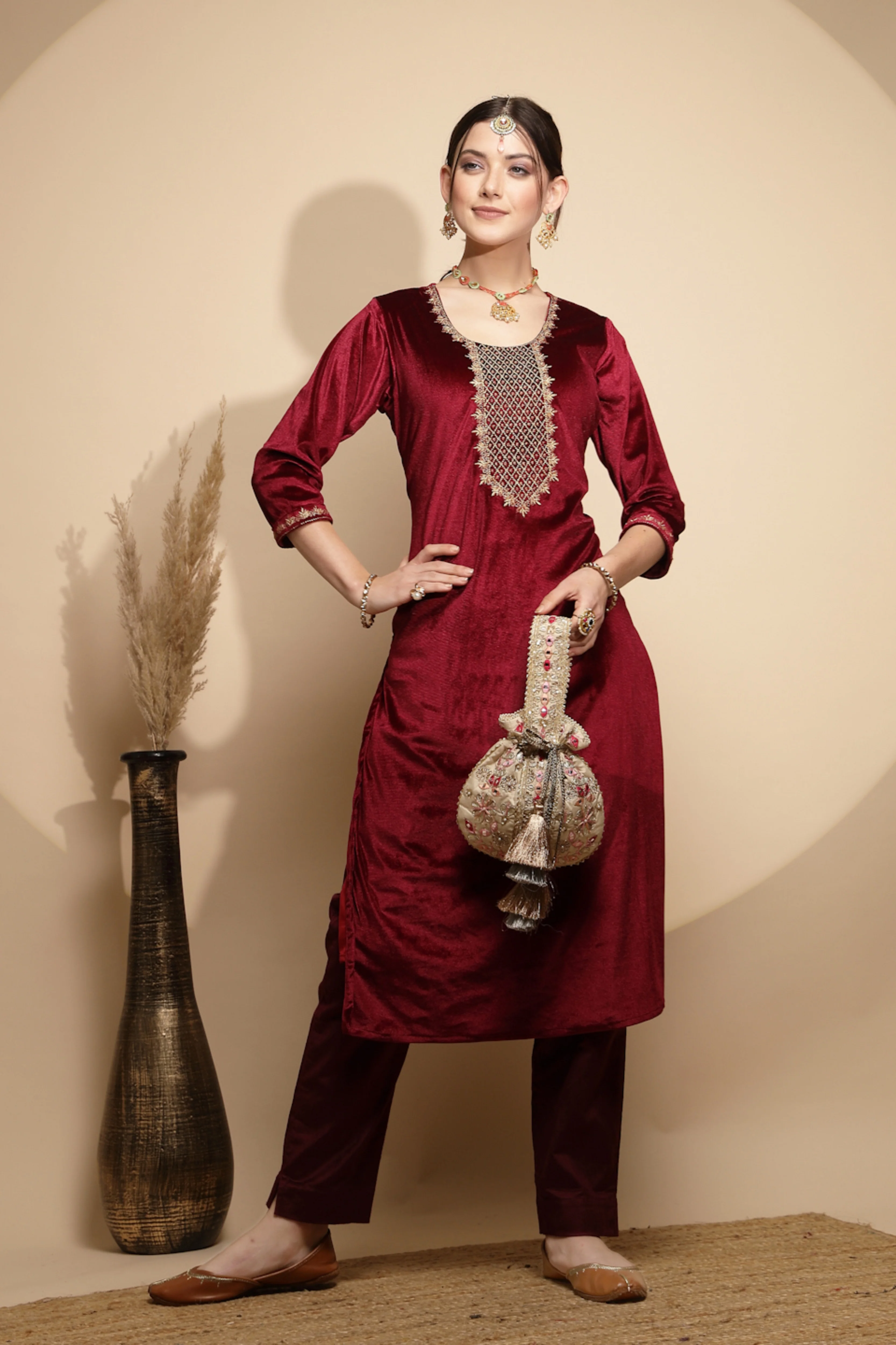 Maroon Embellished Velvet Kurta - Image 7