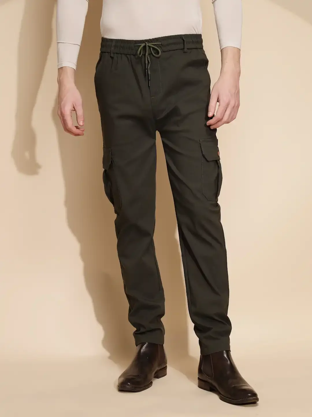 Men Olive Solid Mid Rise Cargo Pant