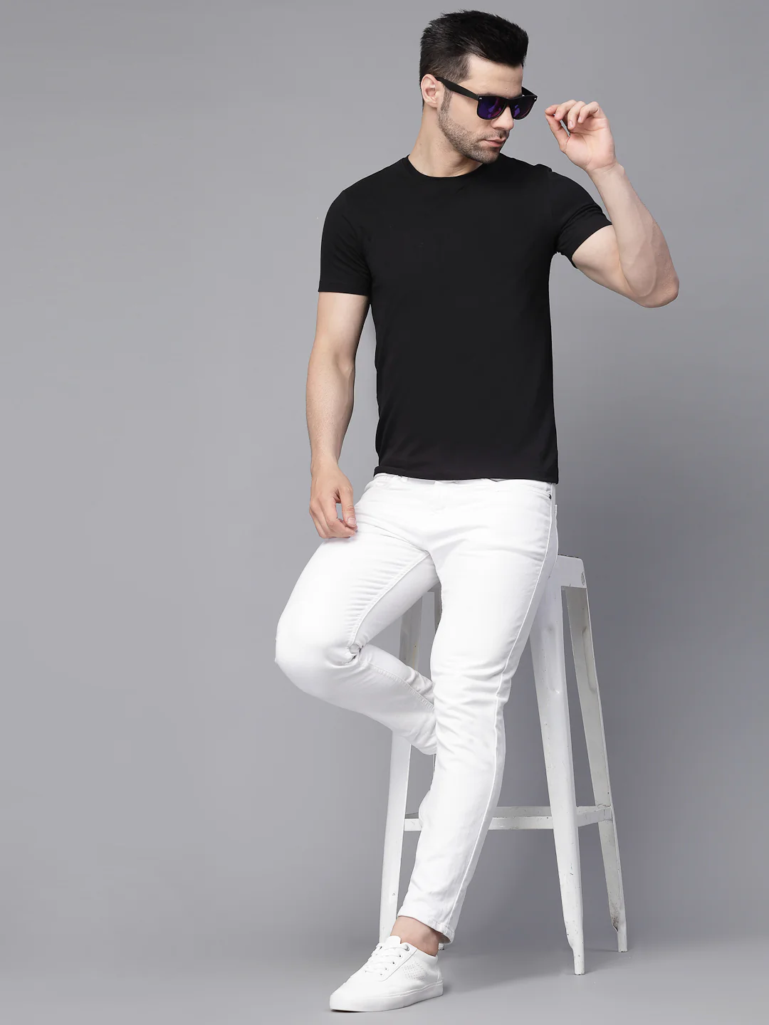 Black Round Neck Solid T-Shirt - Image 11