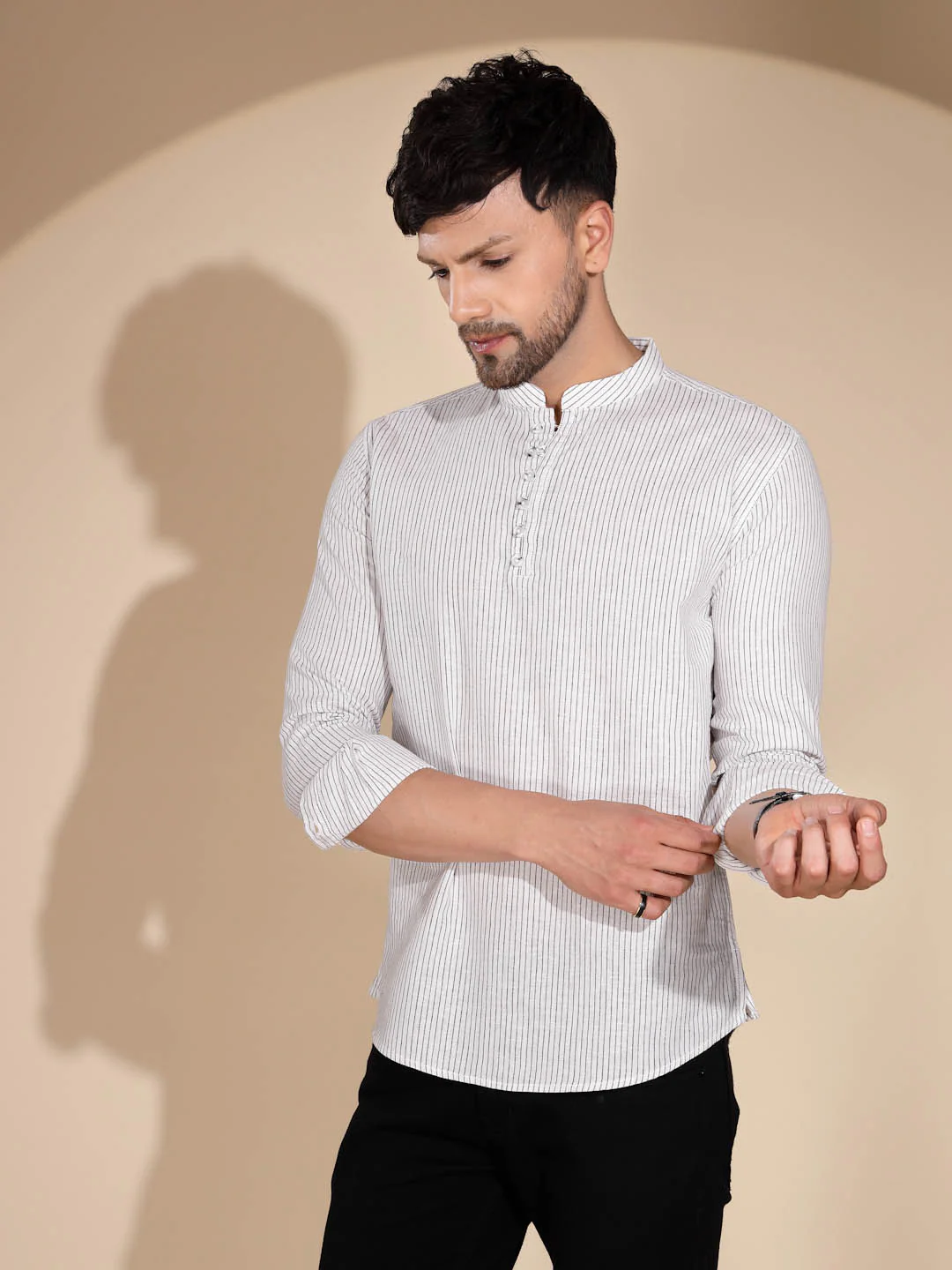 Mens Off White Round Nack Printed Kurta - Image 9