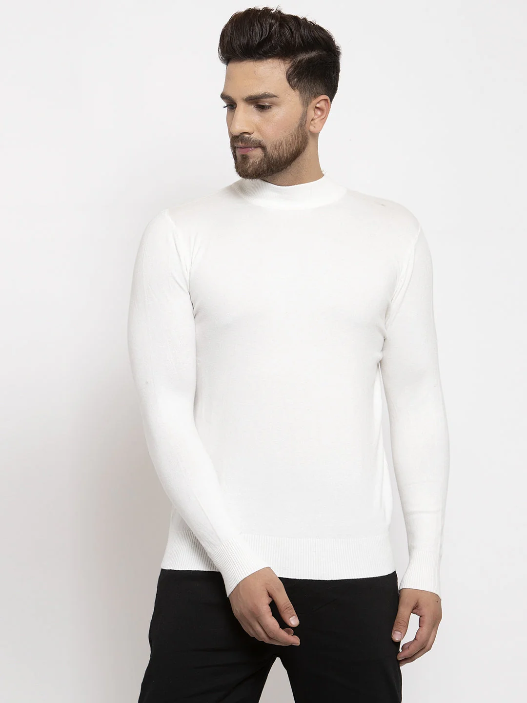 White Solid Knitted Pullover