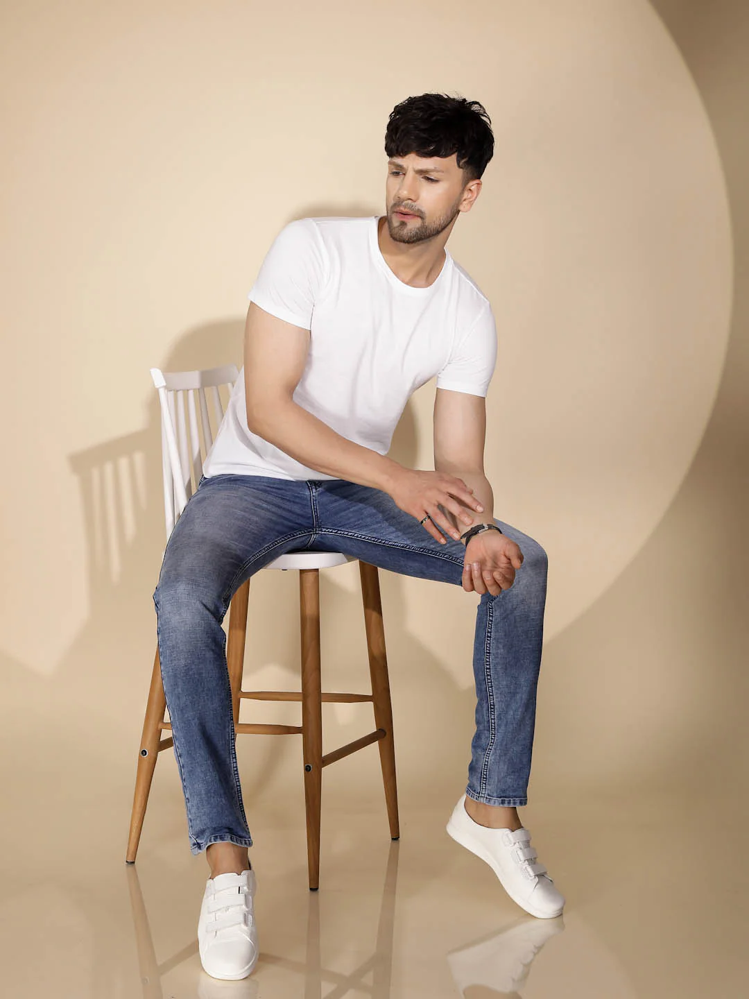 White Round Neck Solid T-Shirt - Image 12