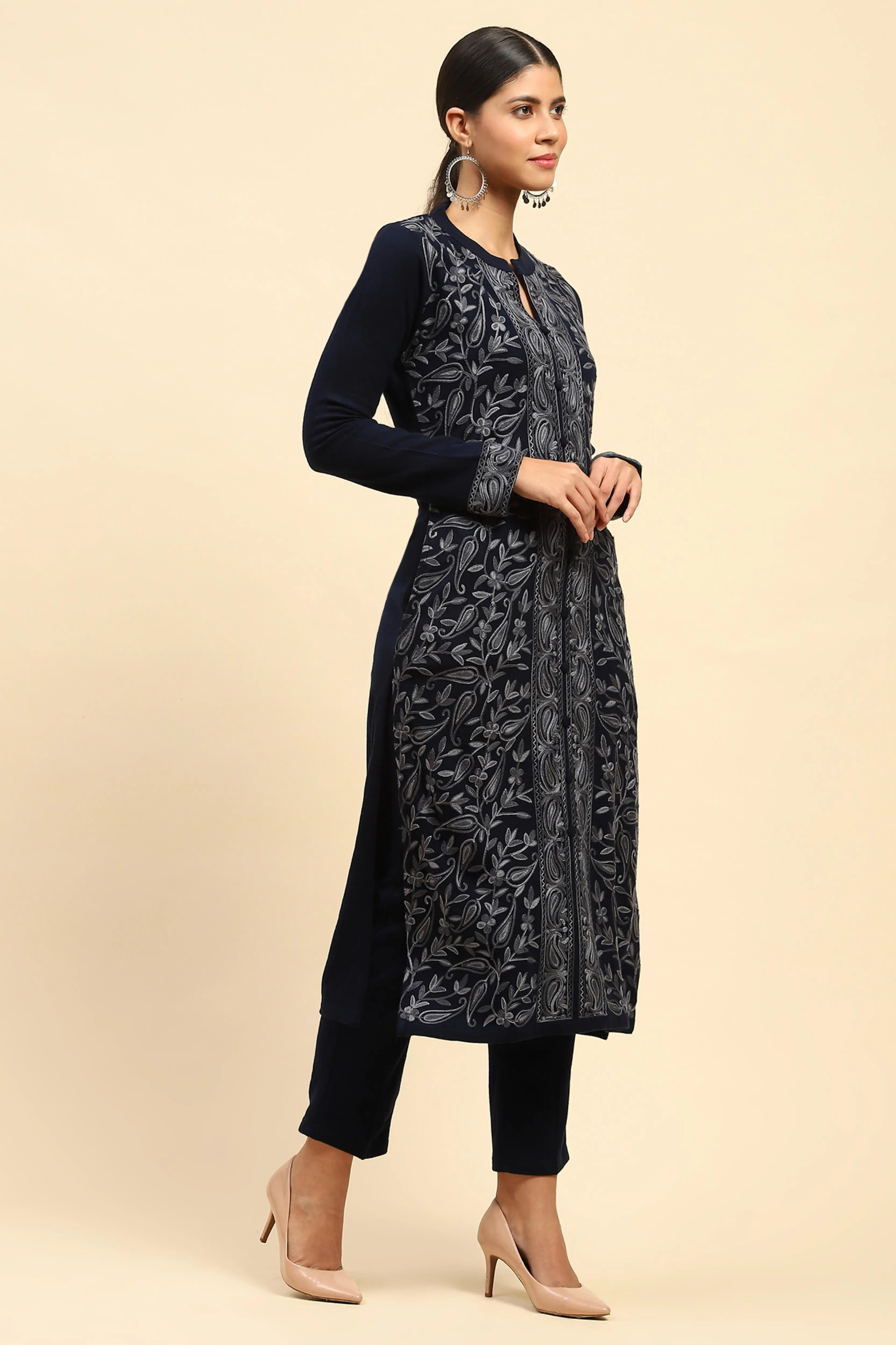 Navy Blue Woolen Embroidered Kurta - Image 3