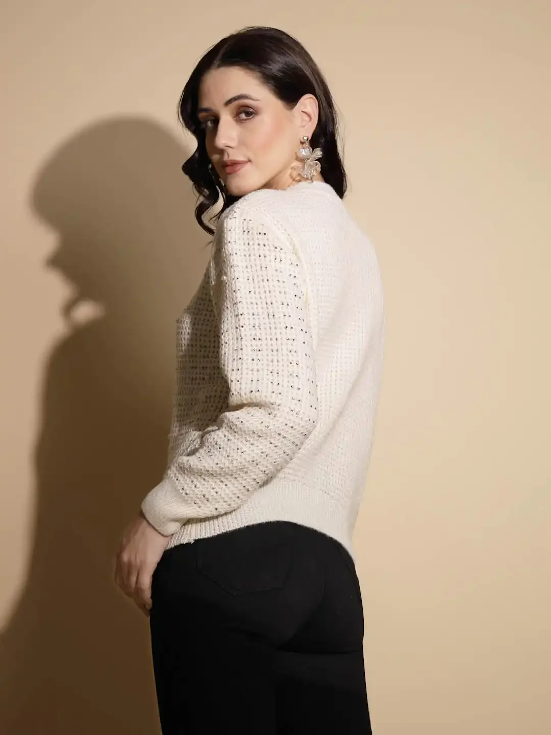 Off White Solid Knitted Pullover - Image 11