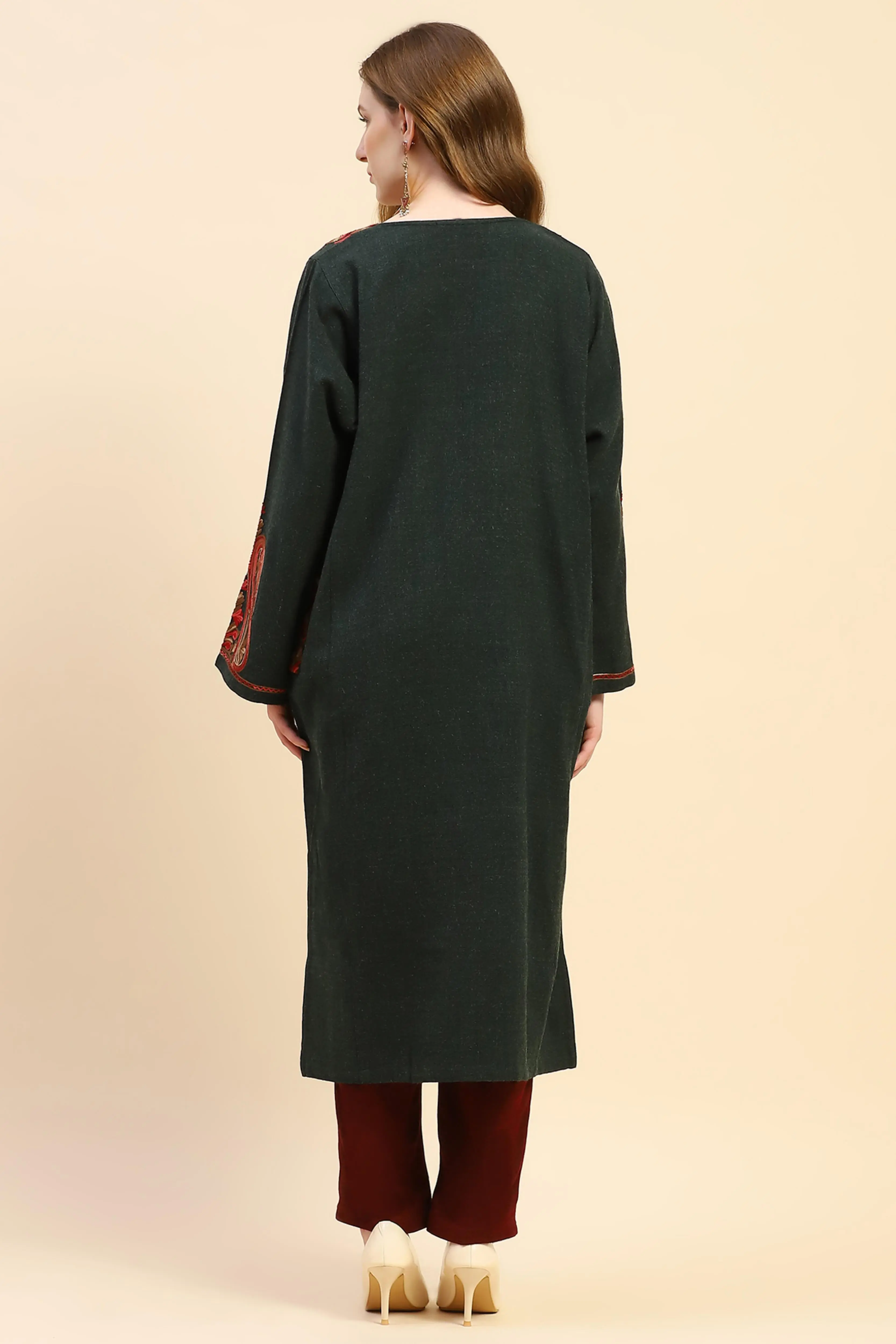 Olive Woolen Embroidered Kurta - Image 4