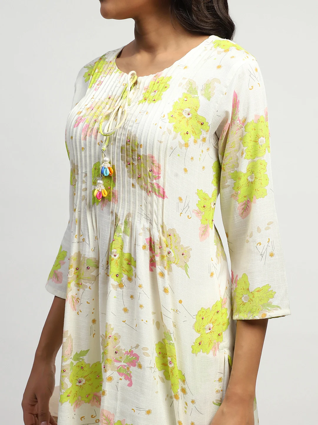White & Green Floral Cotton Kurta Set - Image 12