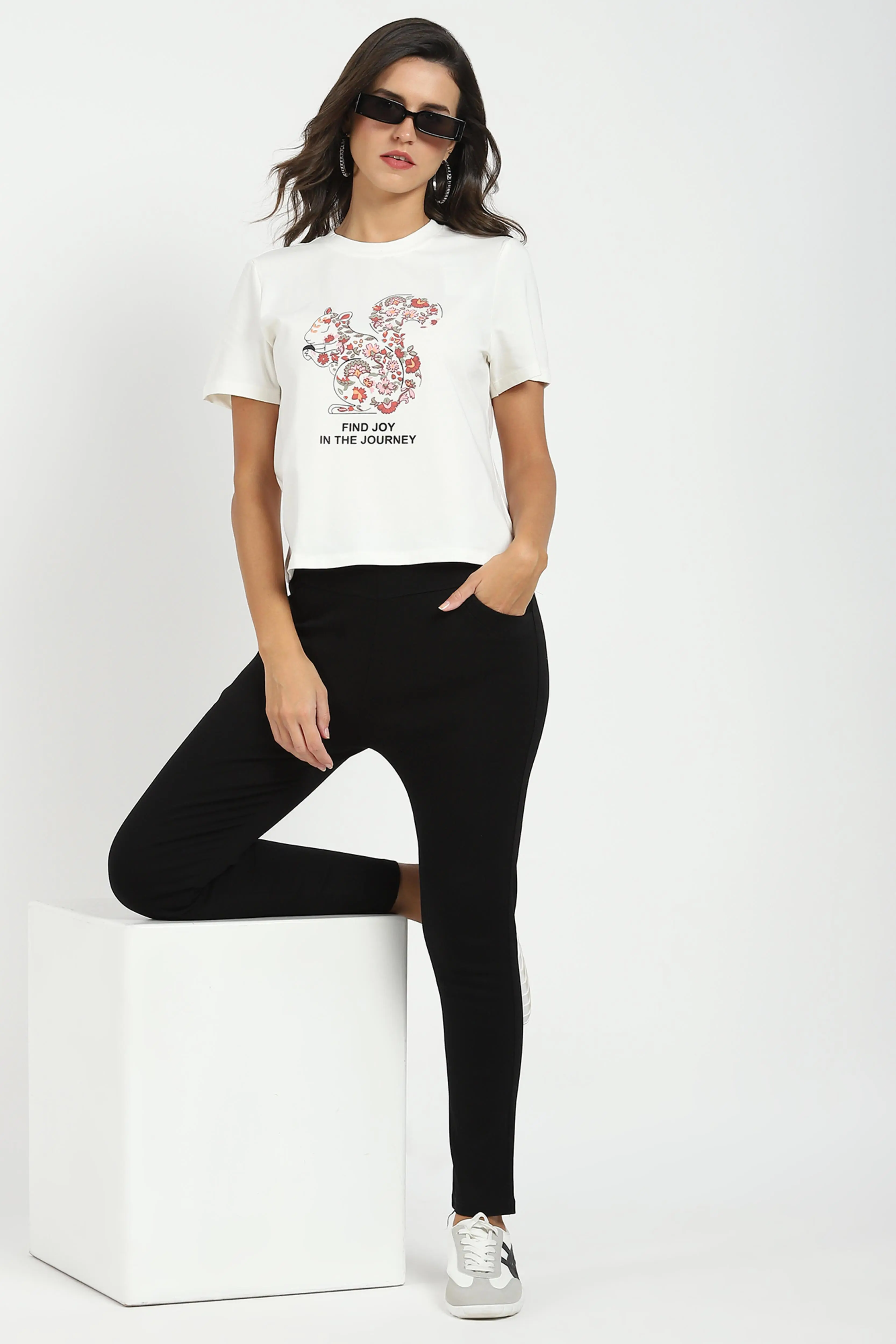White Graphic Cotton Top - Image 7