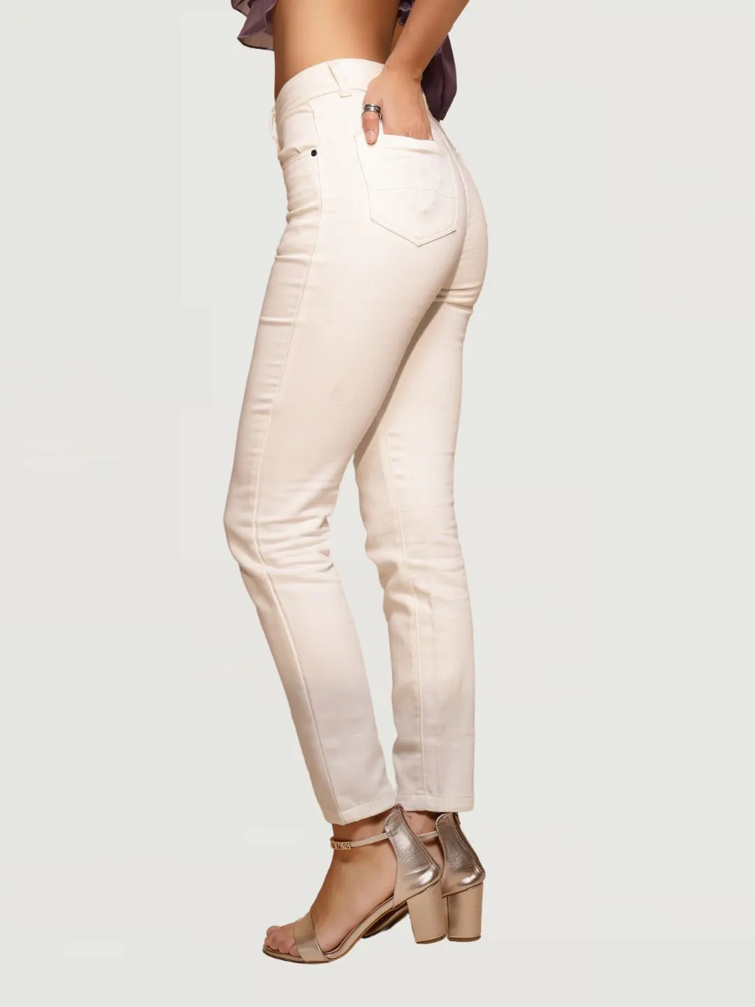 White High Rise Slim Fit Jeans - Image 12
