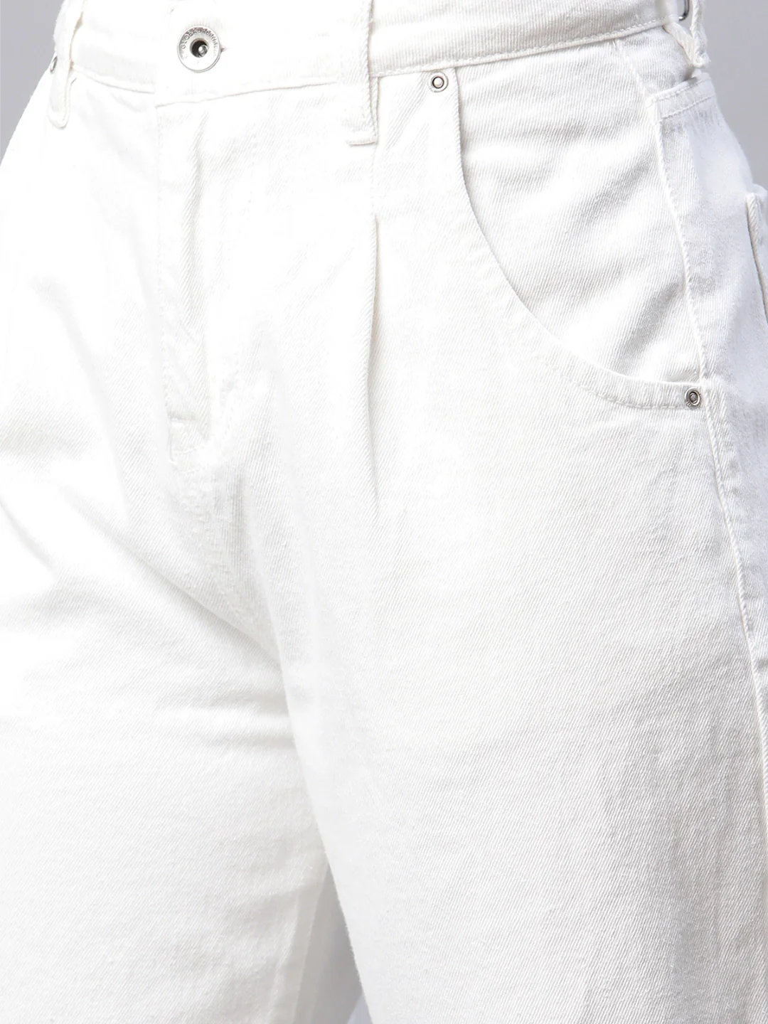 White Solid Loose Fit Jeans - Image 4