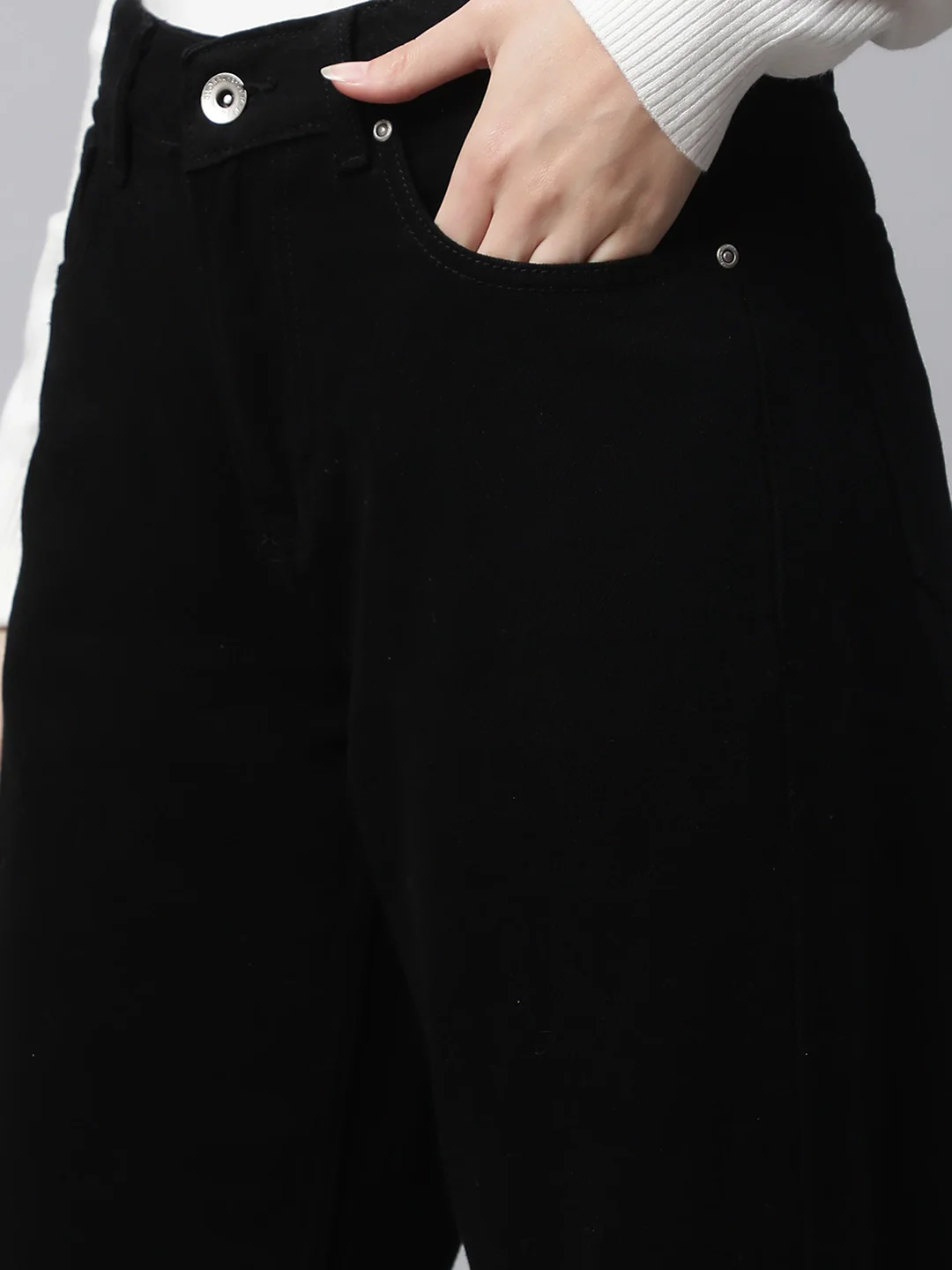 Women Ankle Length Relaxed Fit Black Jeans - Image 3