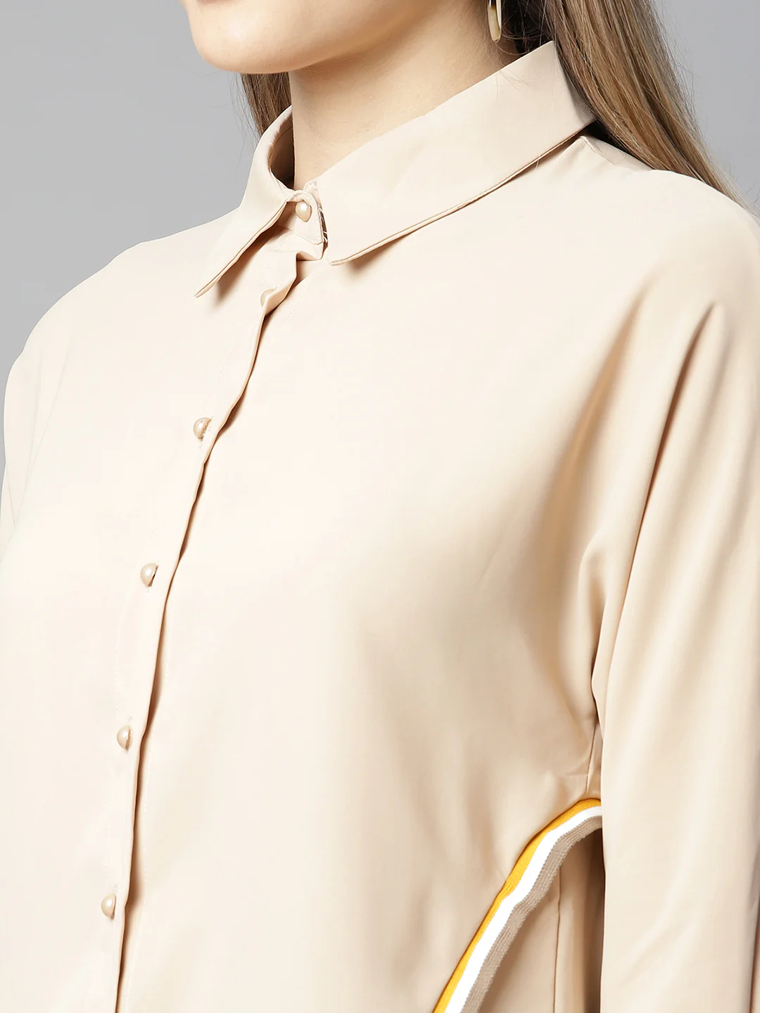 Beige Solid Relaxed Fit Shirt - Image 6