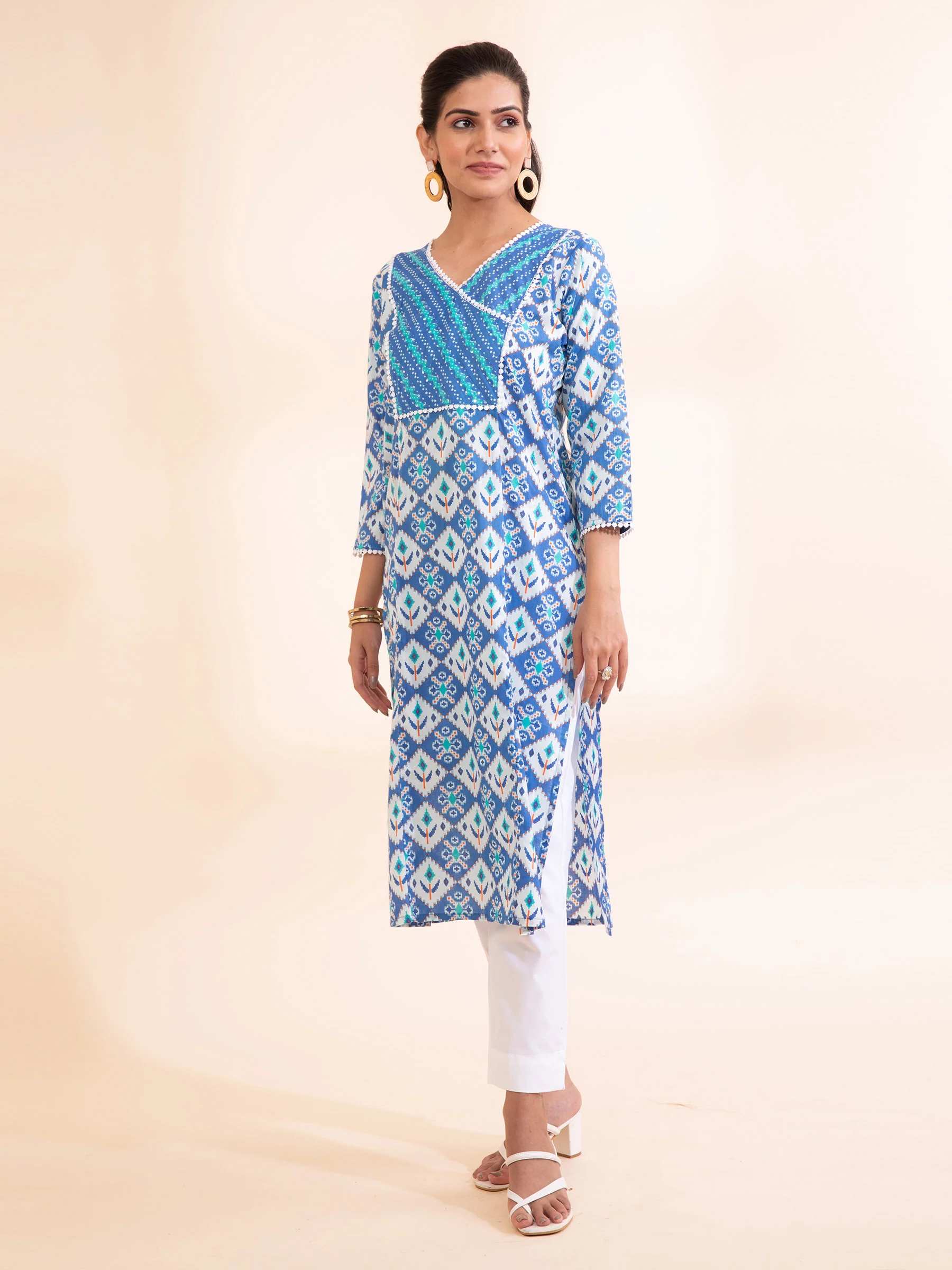 Women Blue V-Neck Printed Kurta - Image 2