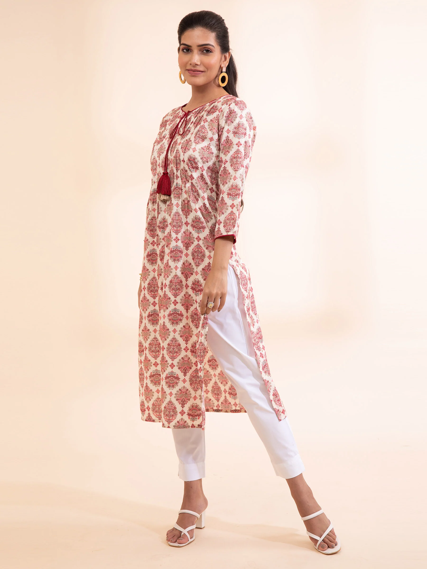 Women Cream Round Neck Printed Kurta - Image 2