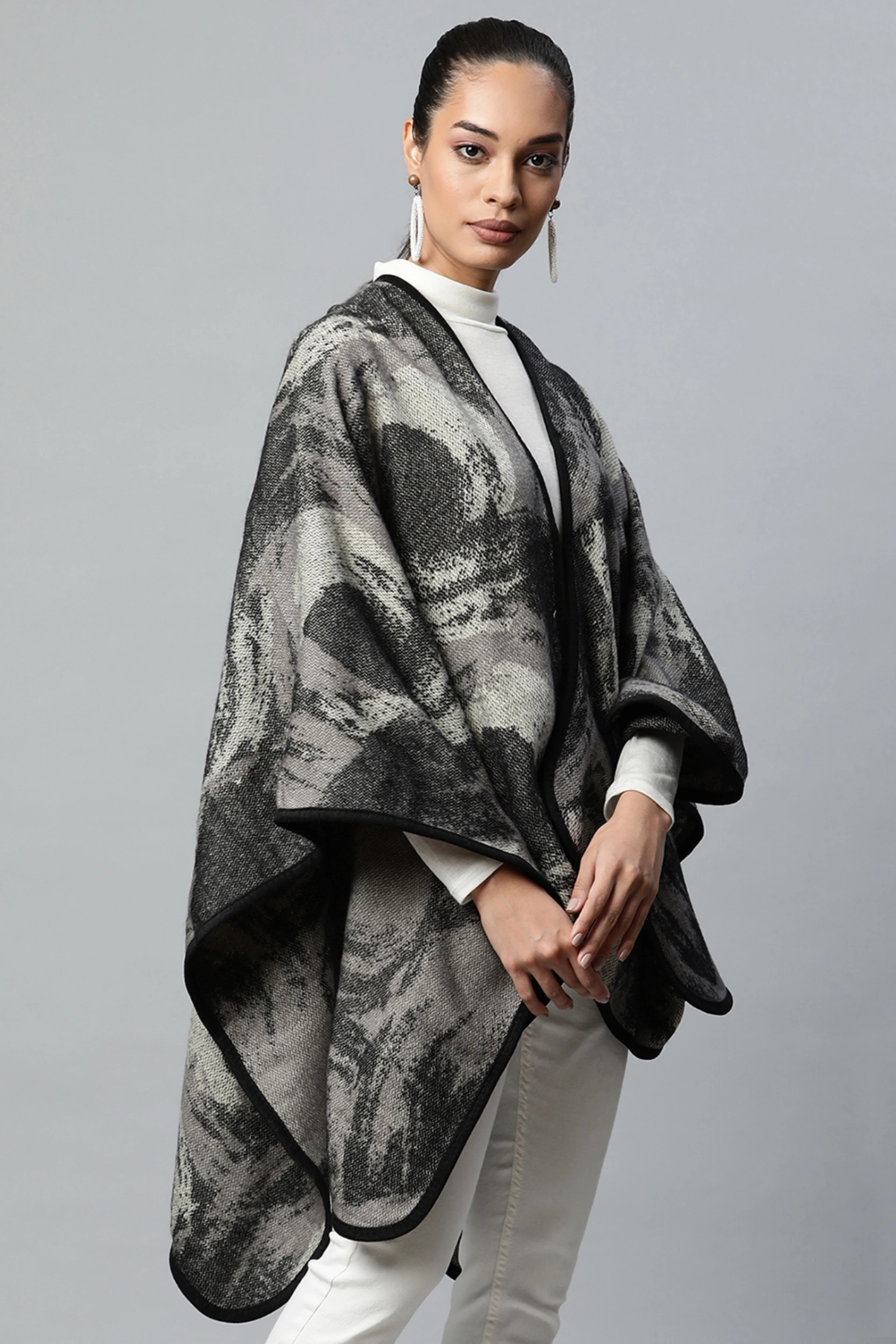 Grey Abstract Pattern Heavy Cape - Image 8