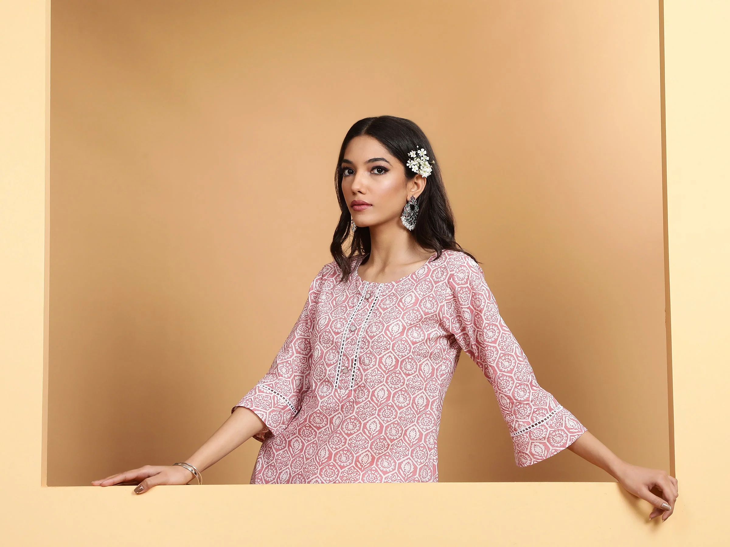 Pink Round Neck Printed Straight Kurta Set - Image 4
