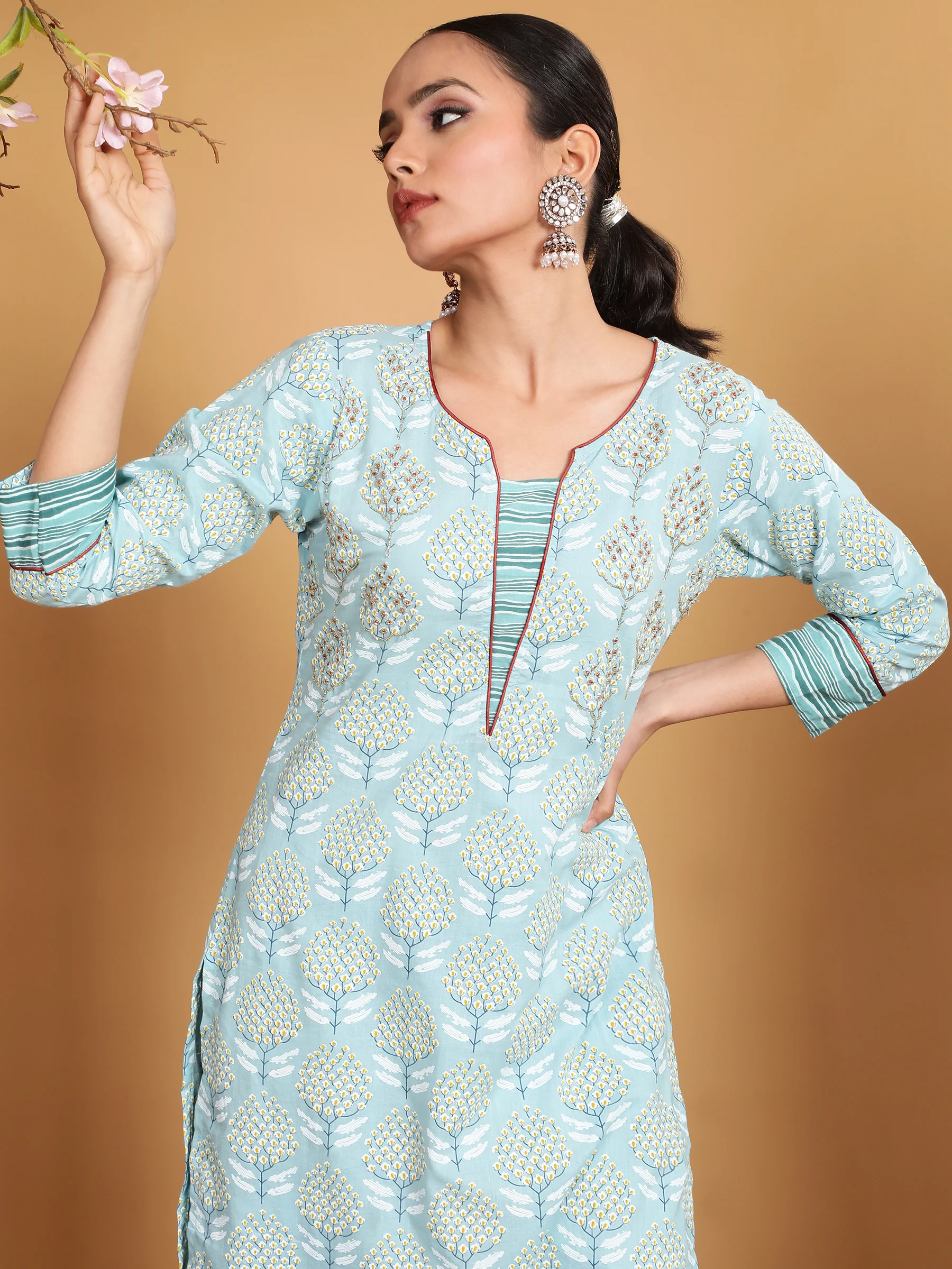 Women Sea Green V-Neck Printed Kurta Set - Image 3