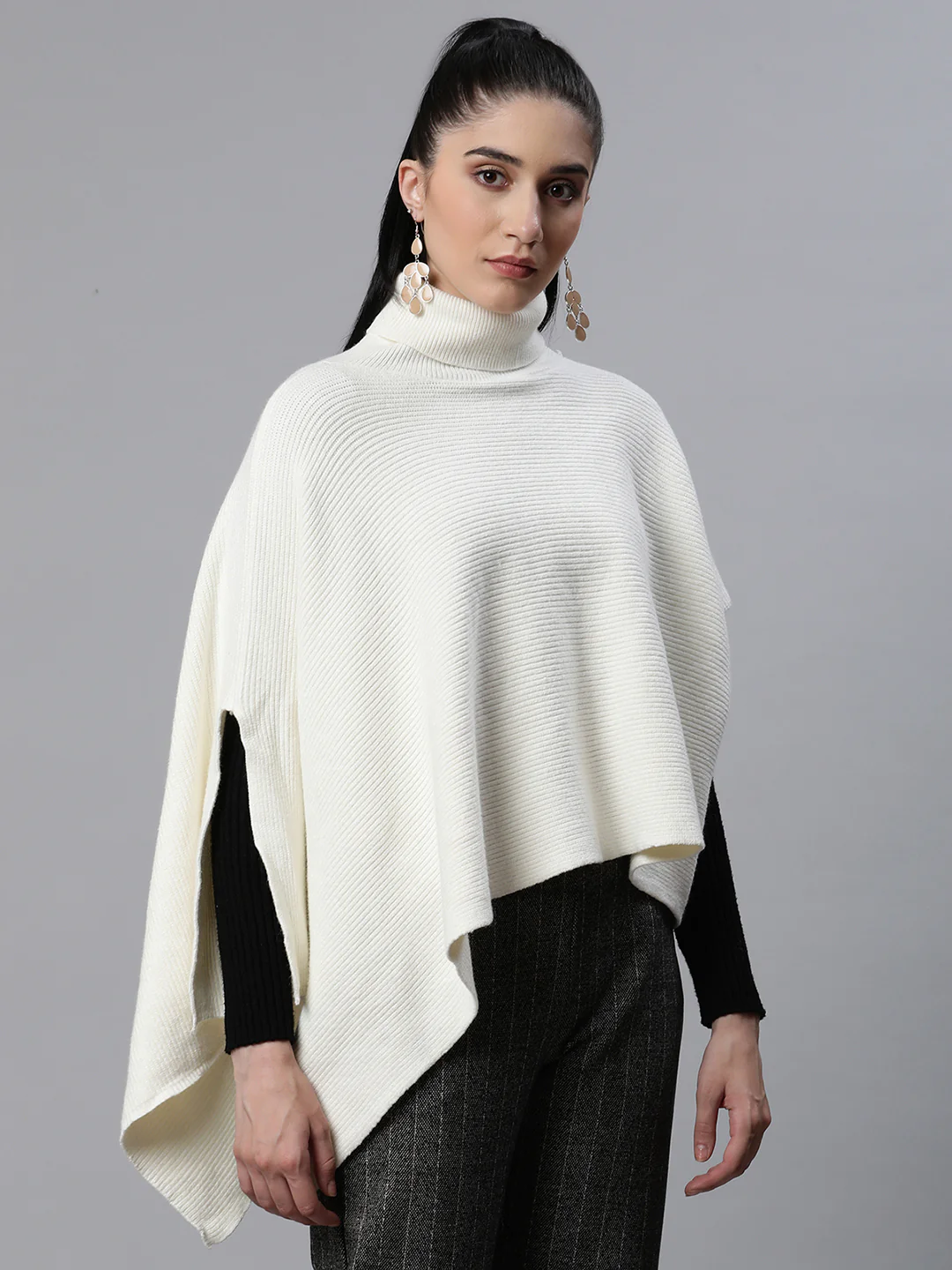 Solid Off-White Woolen Loose Fit Casual Poncho - Image 4